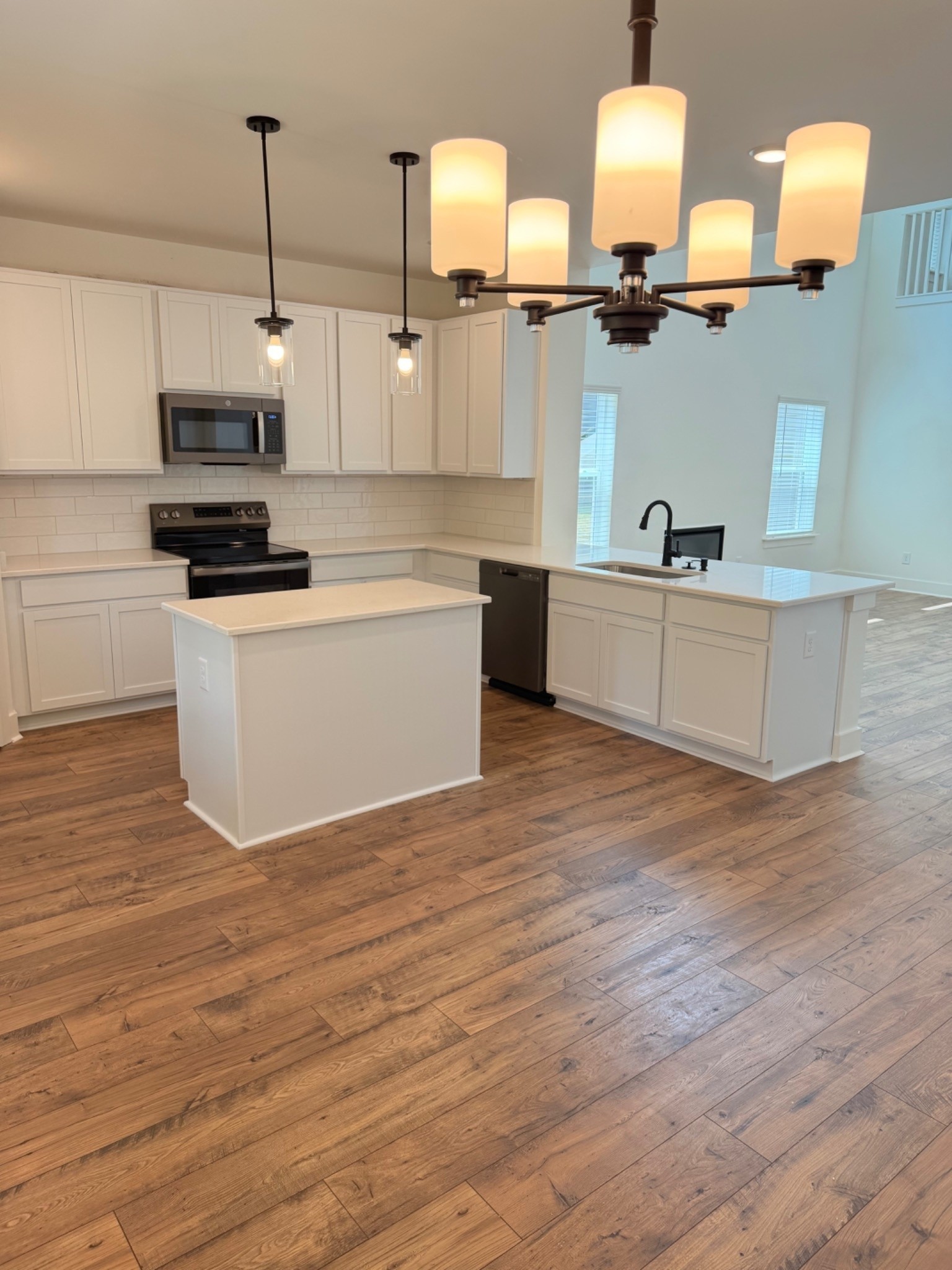 5 Fairlawn Dr