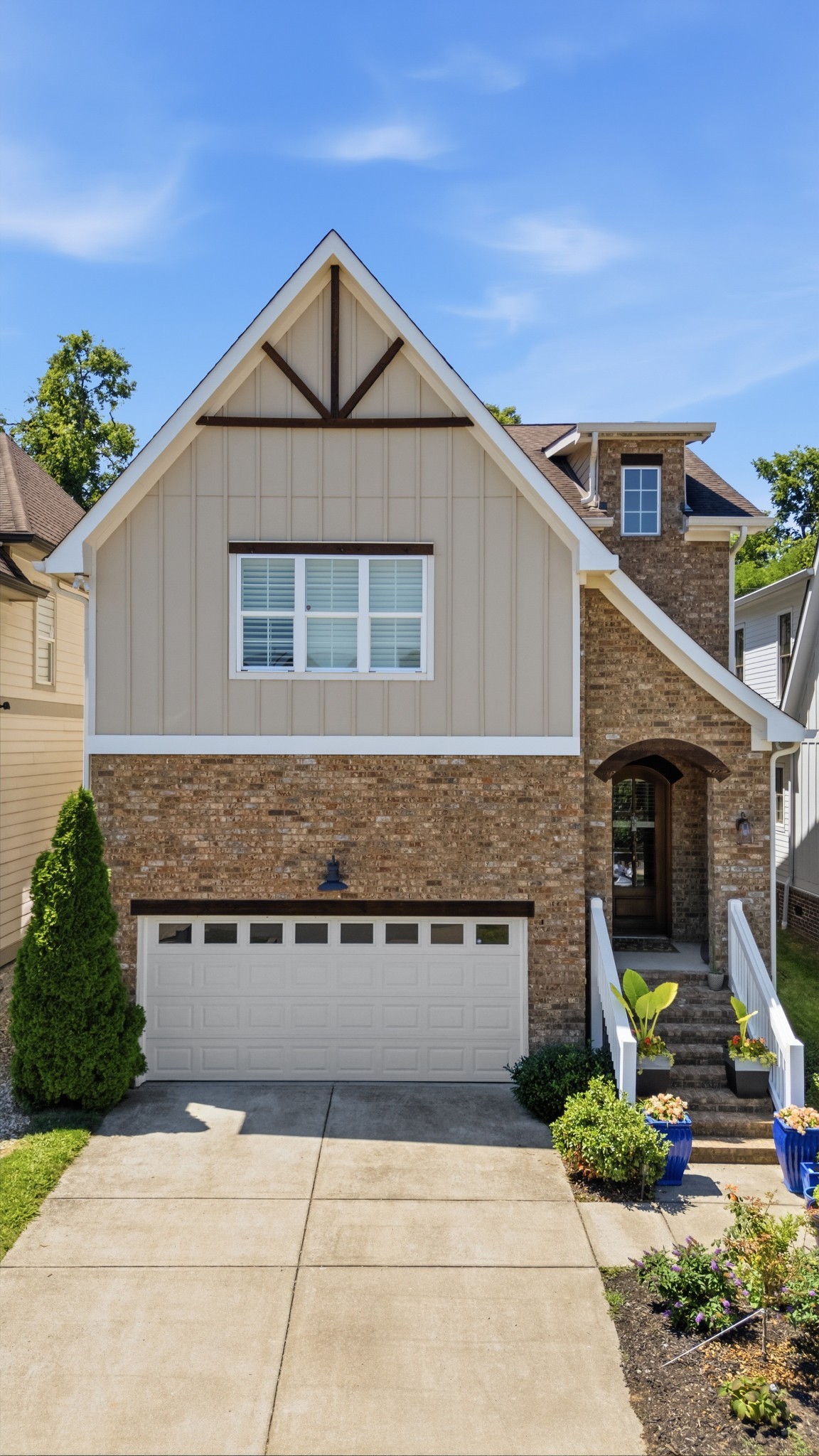1917 Kimbark Dr
