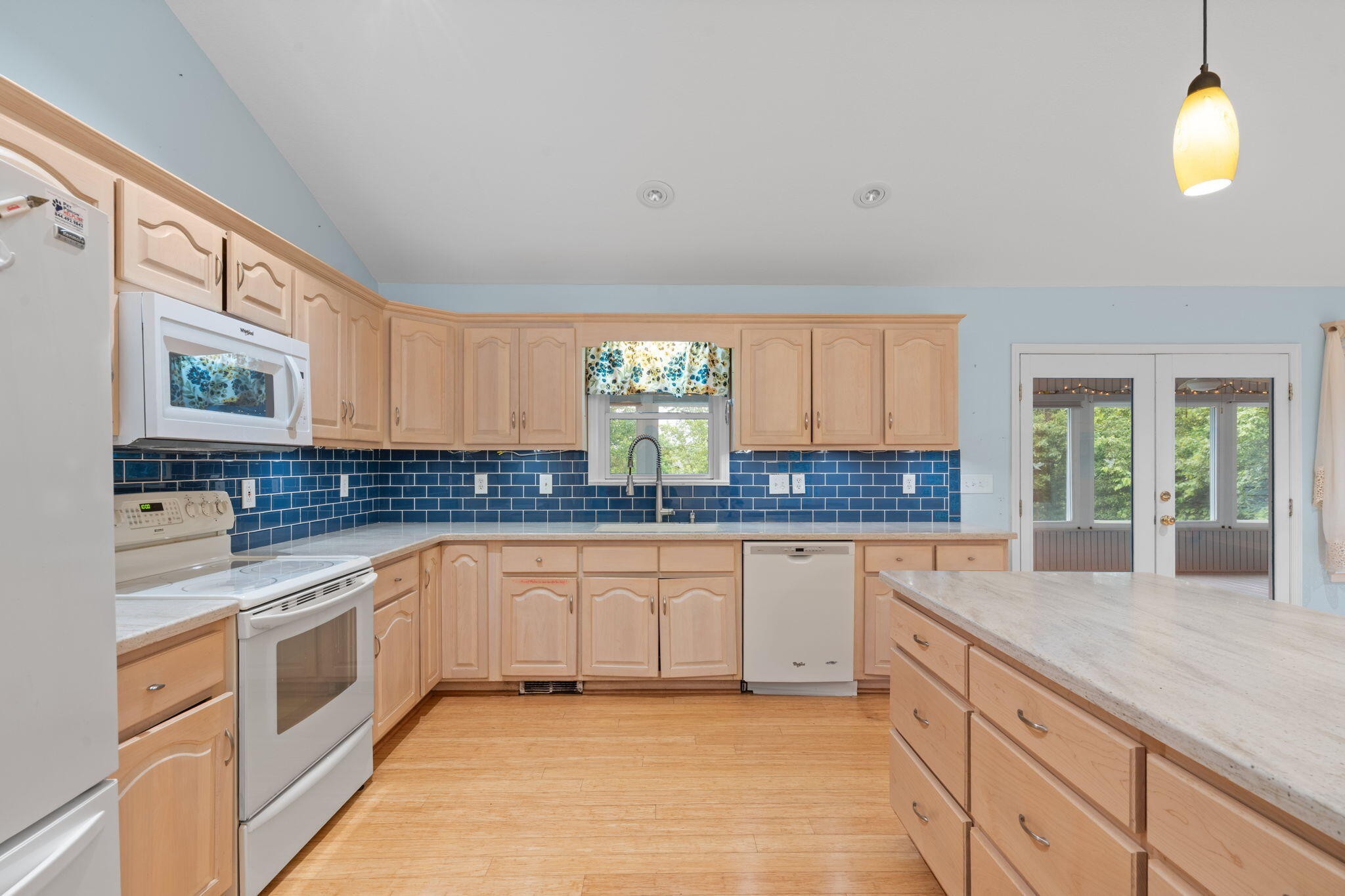 719 Lakehaven Circle