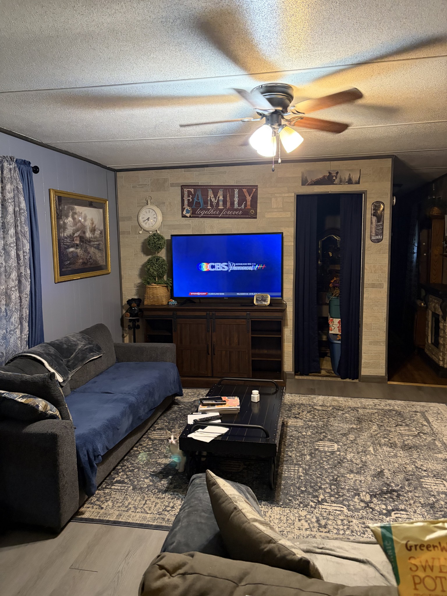 7 White Cir