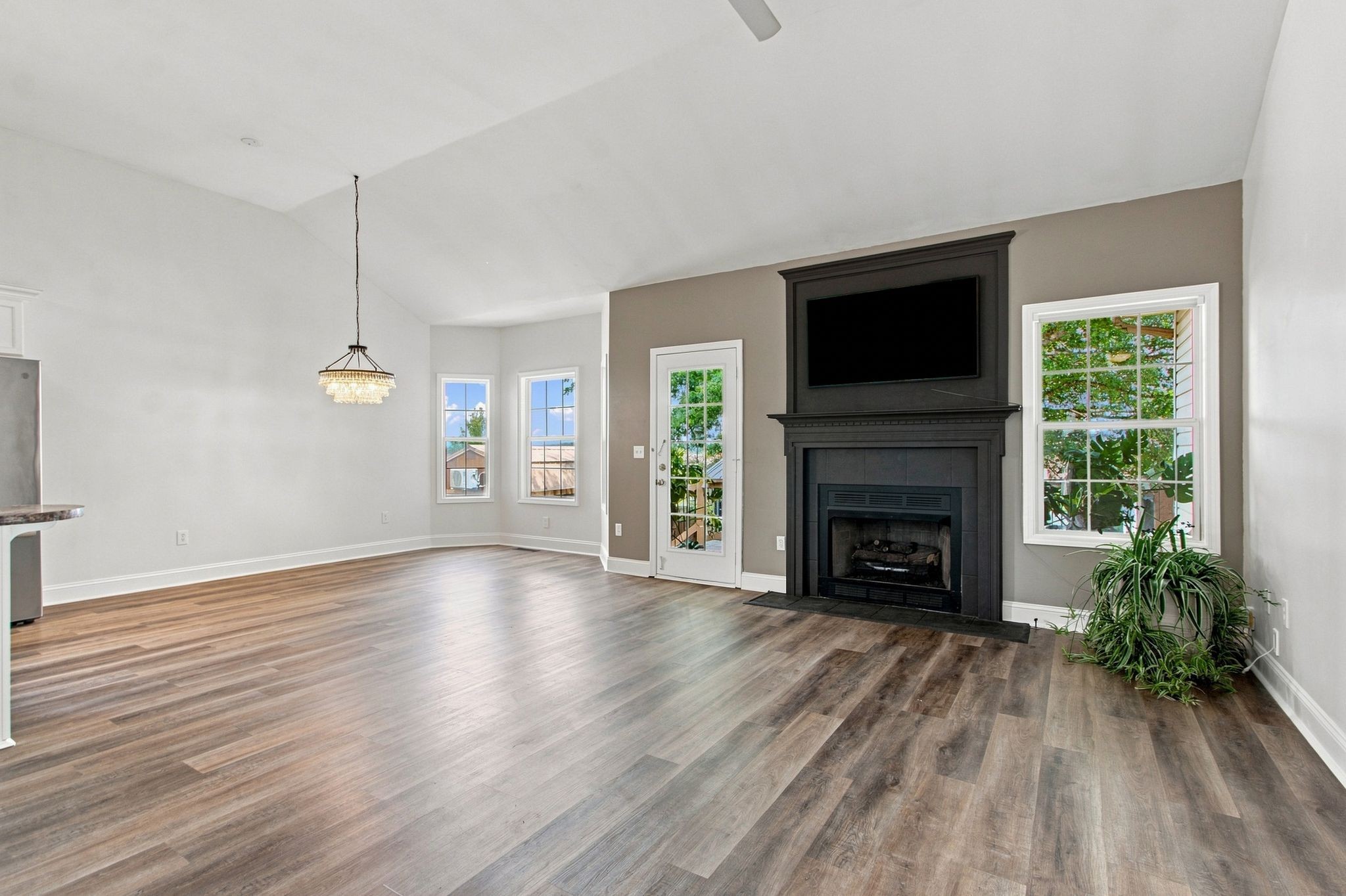 4011 Kristen St