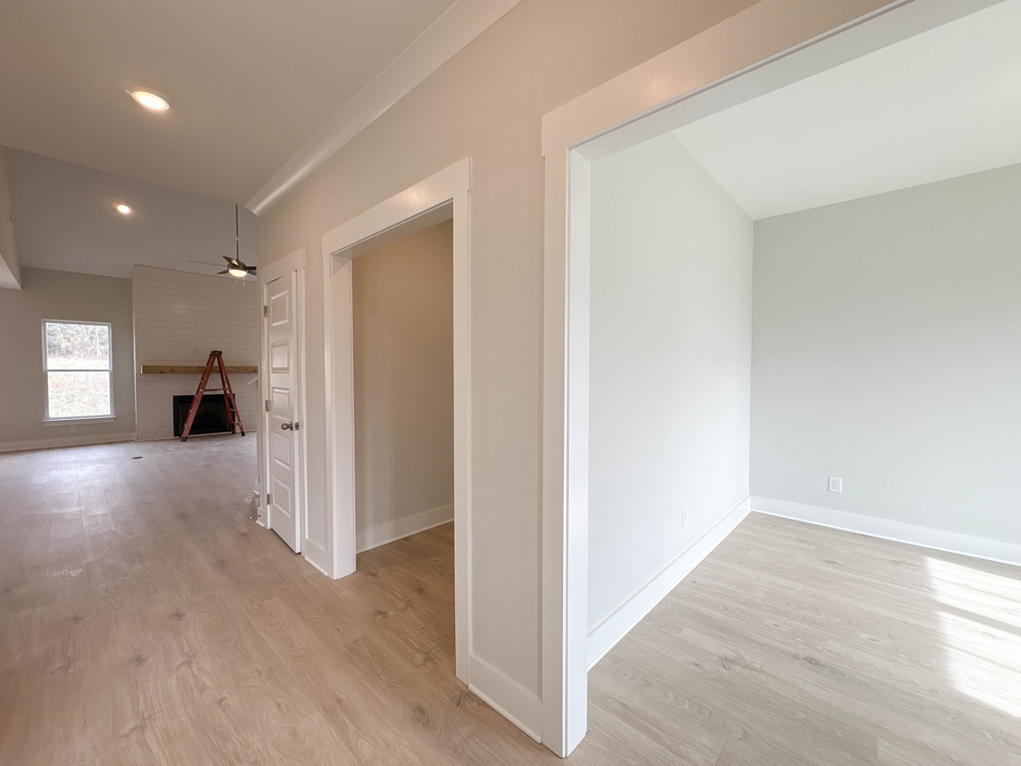 211 Settlers Way
