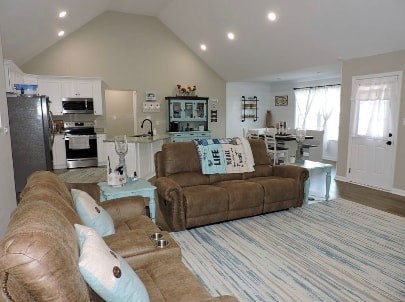 3012 Cambridge Ct
