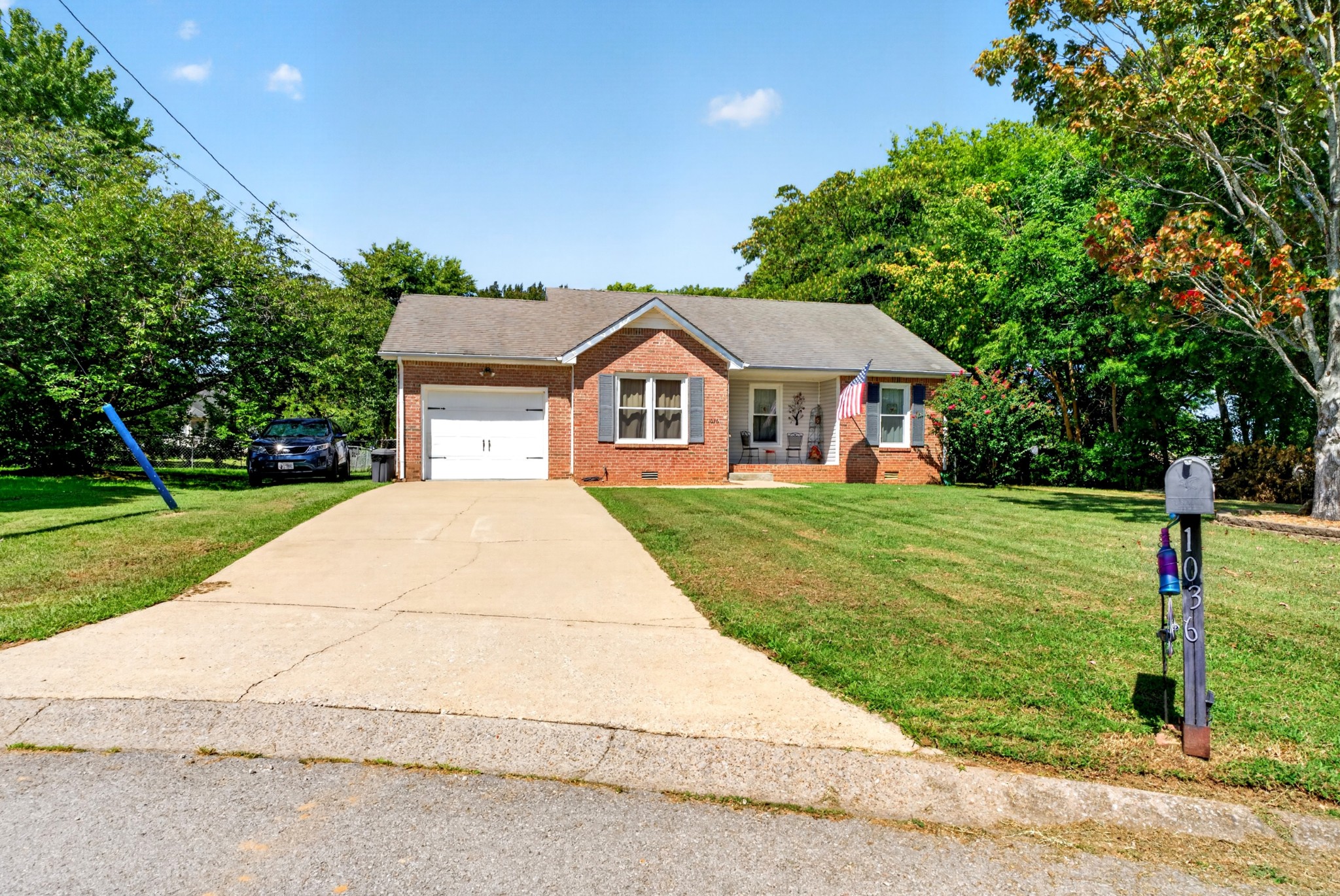 1036 Angela Dr
