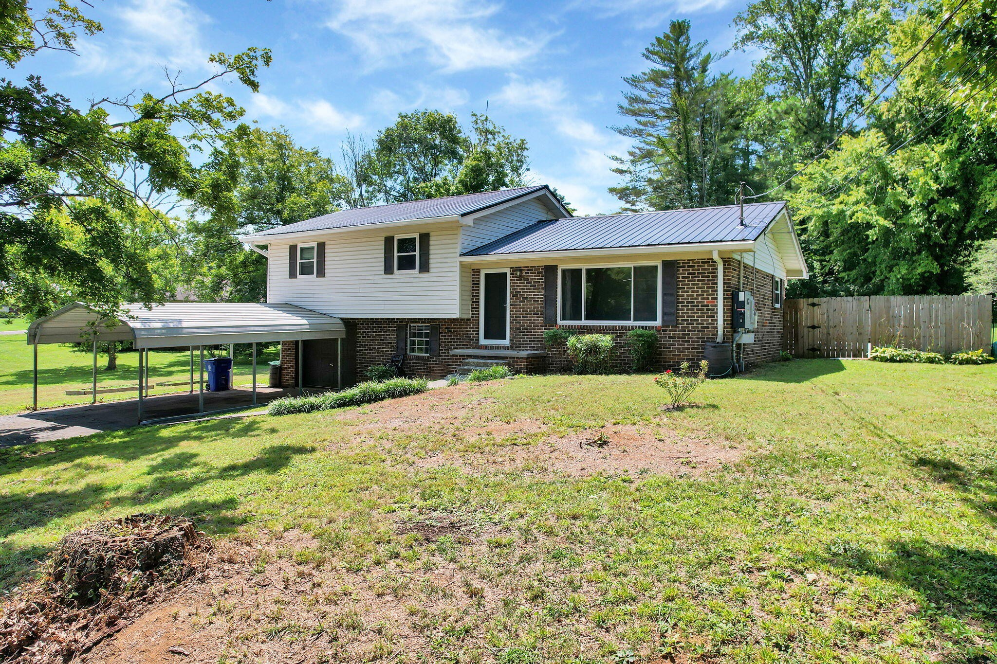 3010 W Lake Drive, NW