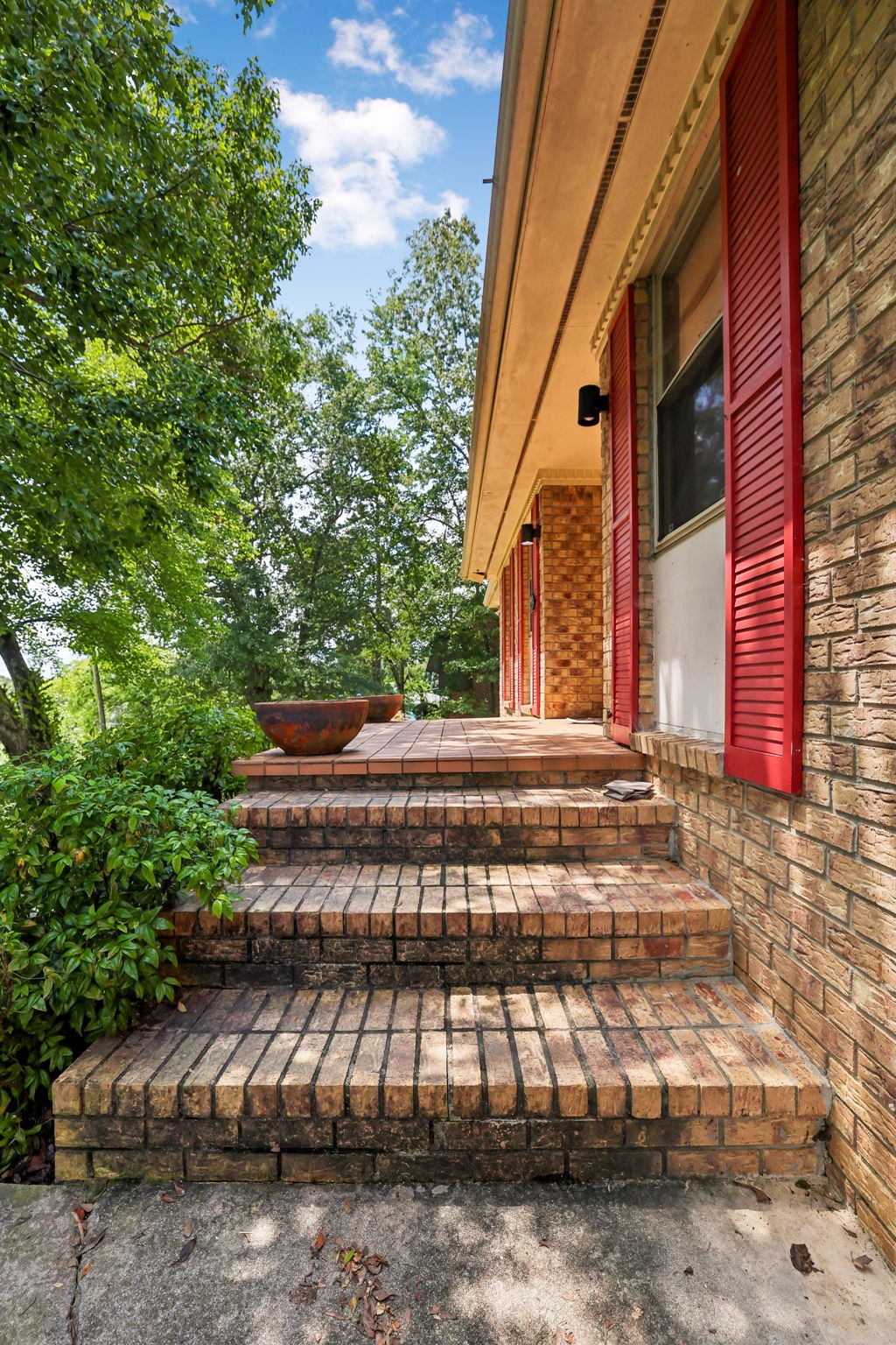 913 Belvoir Hills Cir