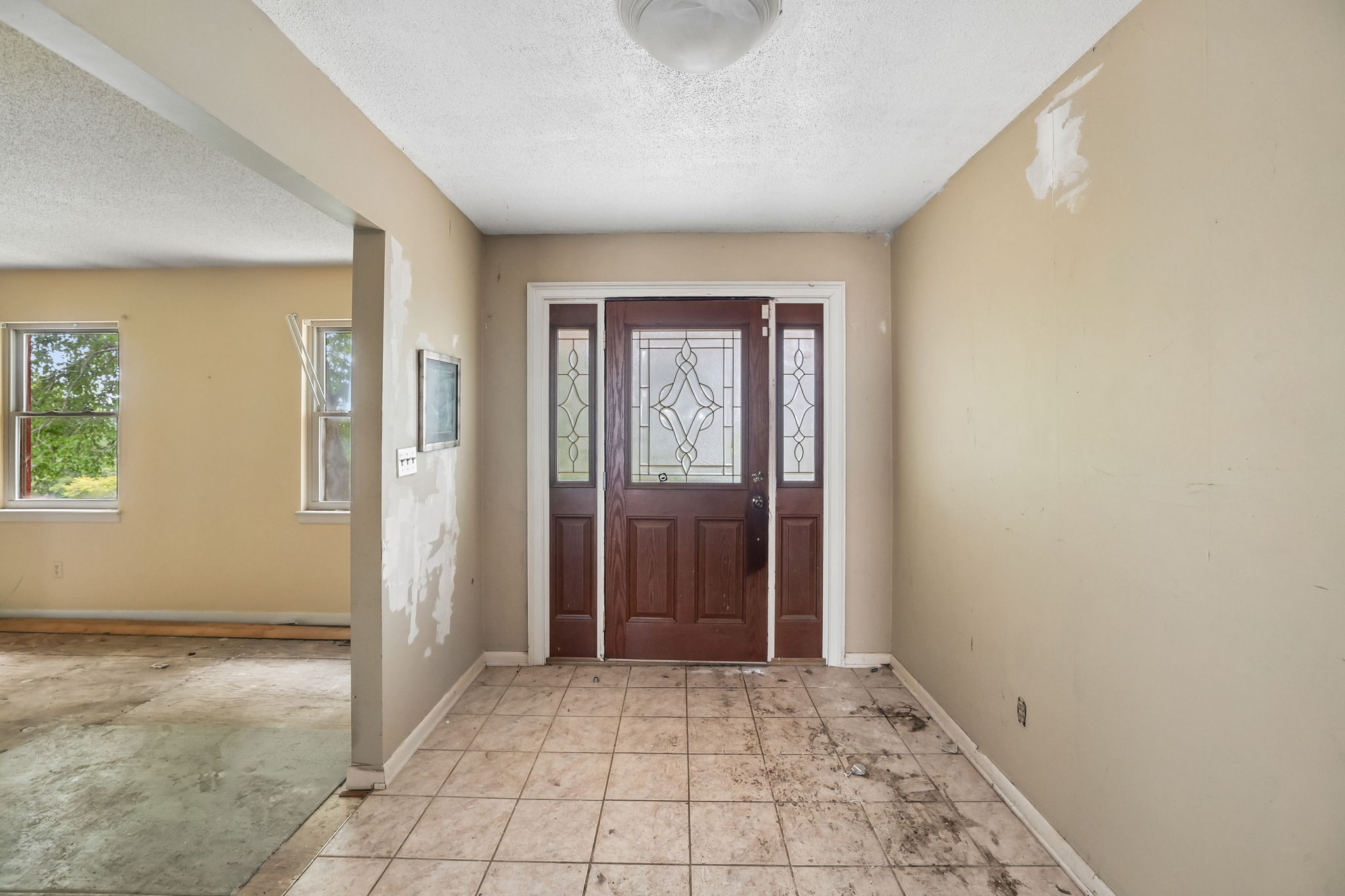 913 Belvoir Hills Cir