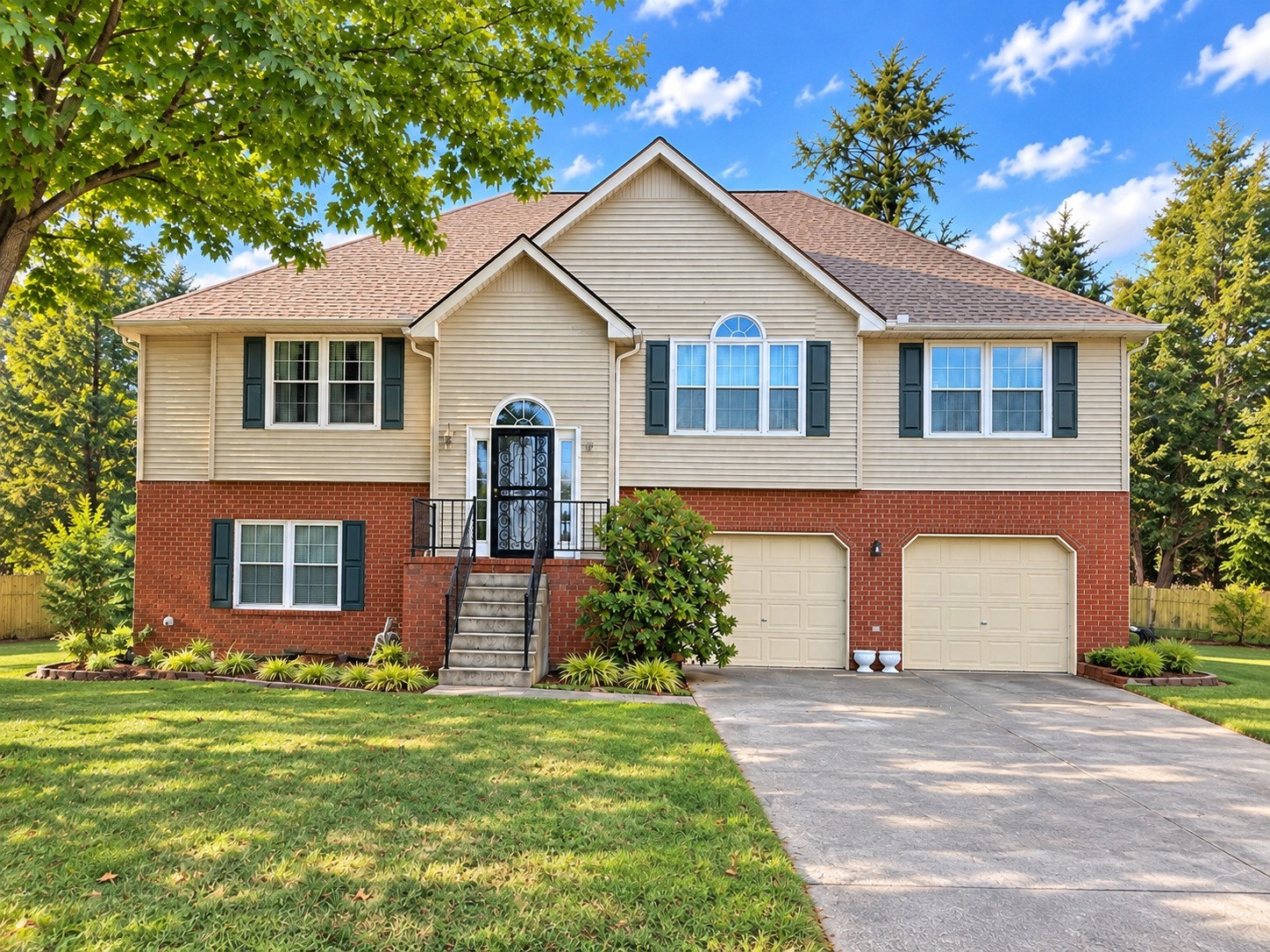220 Rollingwood Ct
