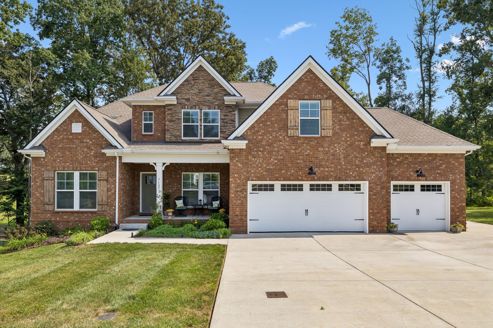7137 Pepper Tree Cir
