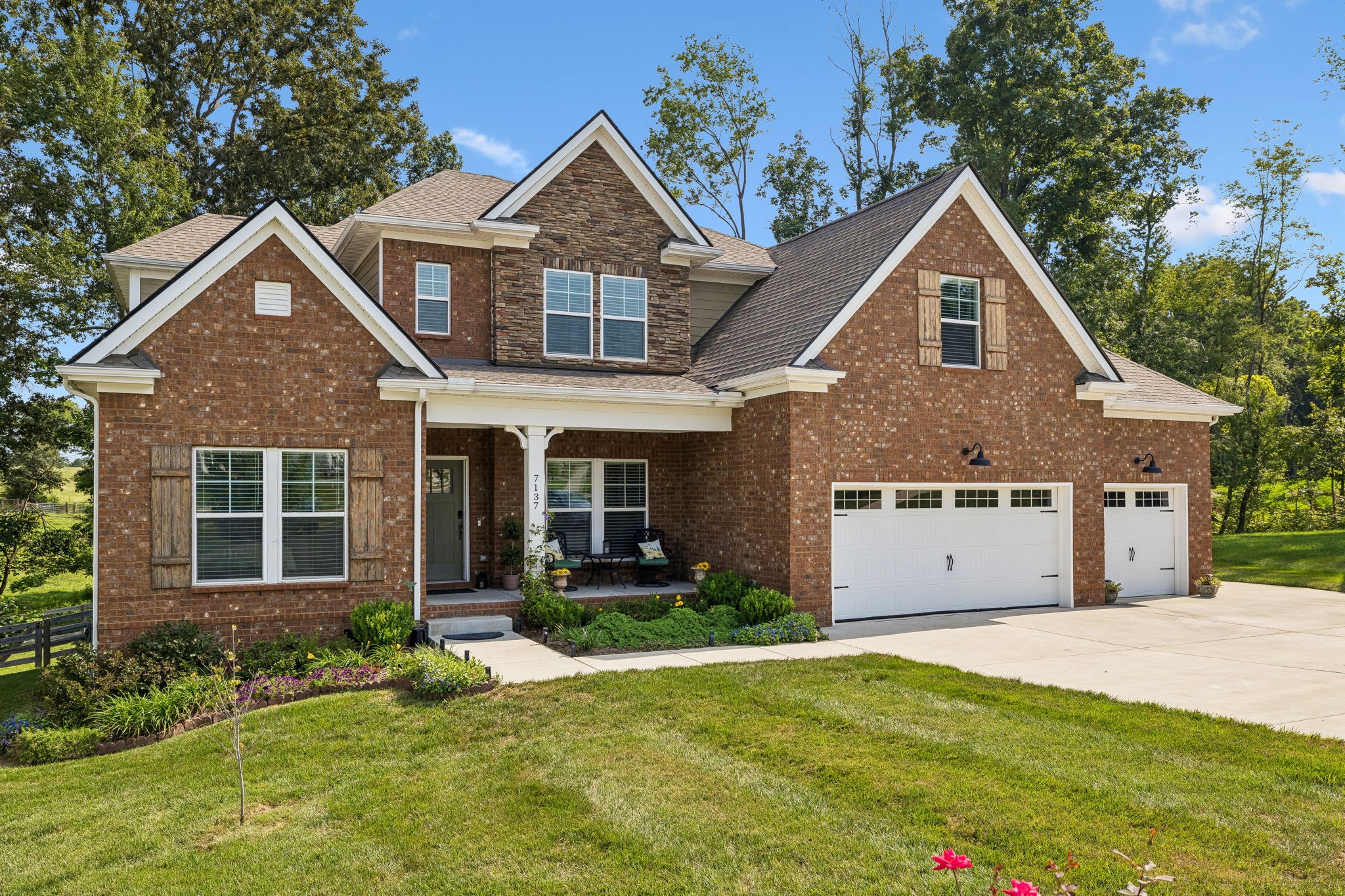 7137 Pepper Tree Cir