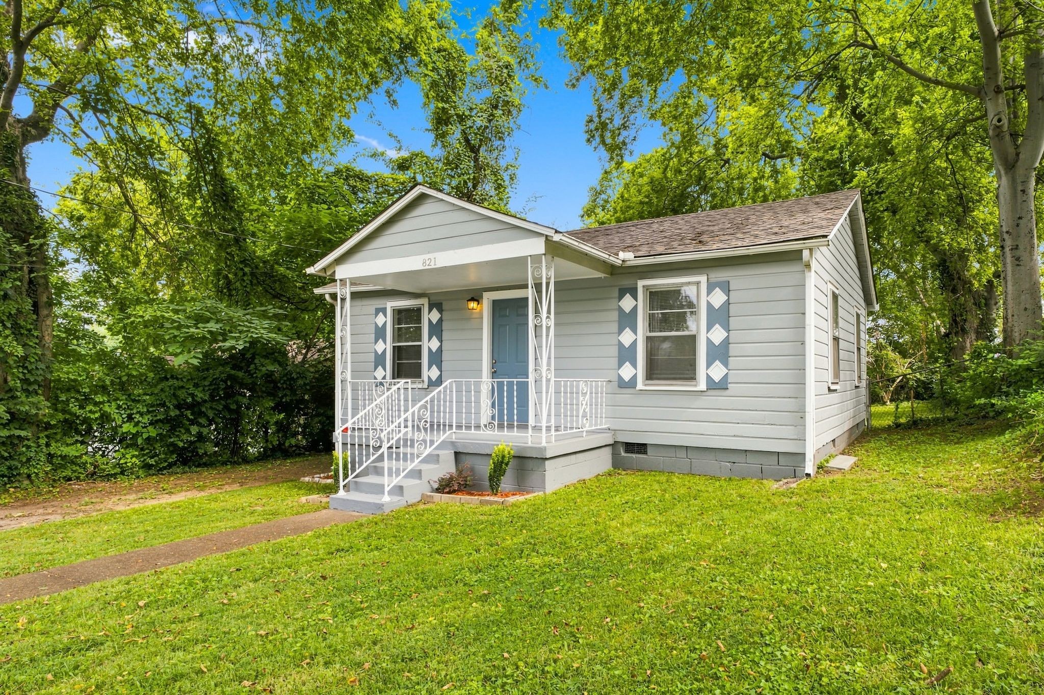 821 W Greenwood Ave