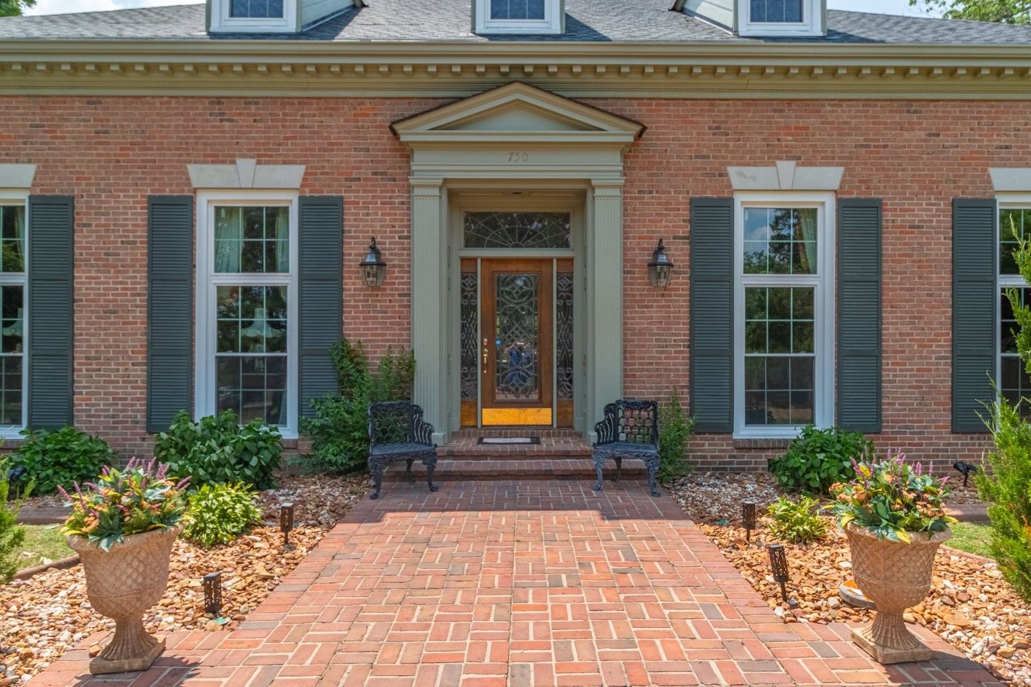 750 Lakehill Cir