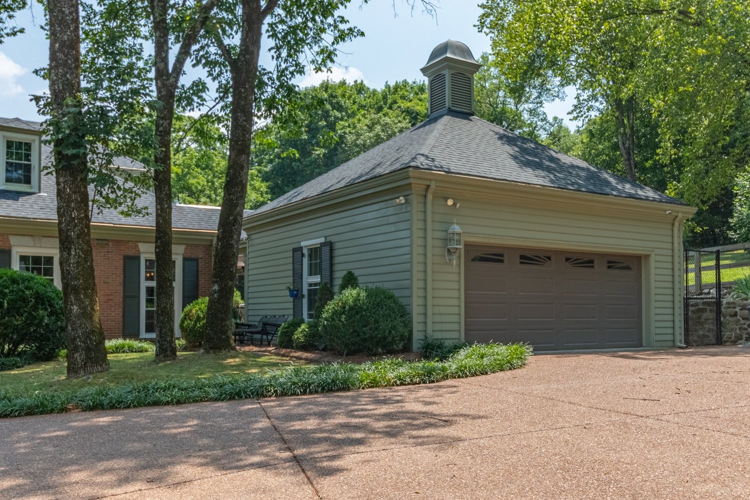 750 Lakehill Cir