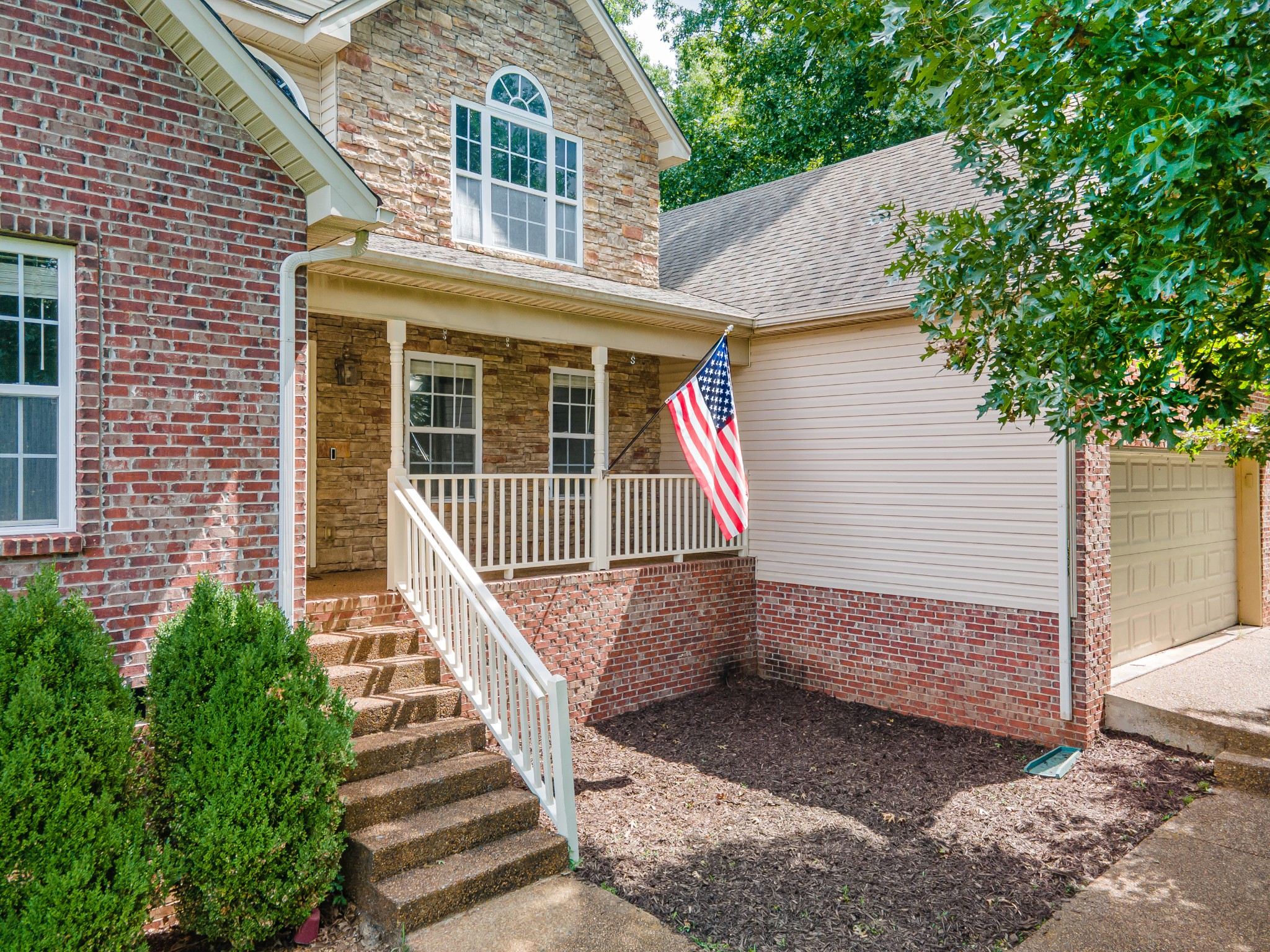 1608 Christi Ave