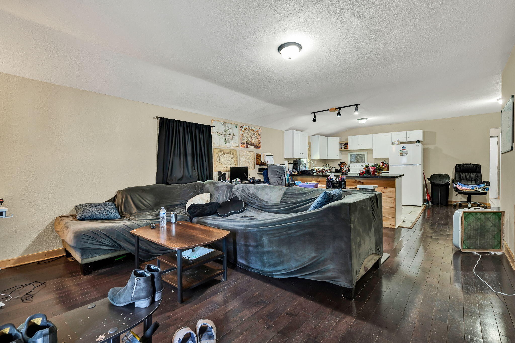 114 Chapel Ave