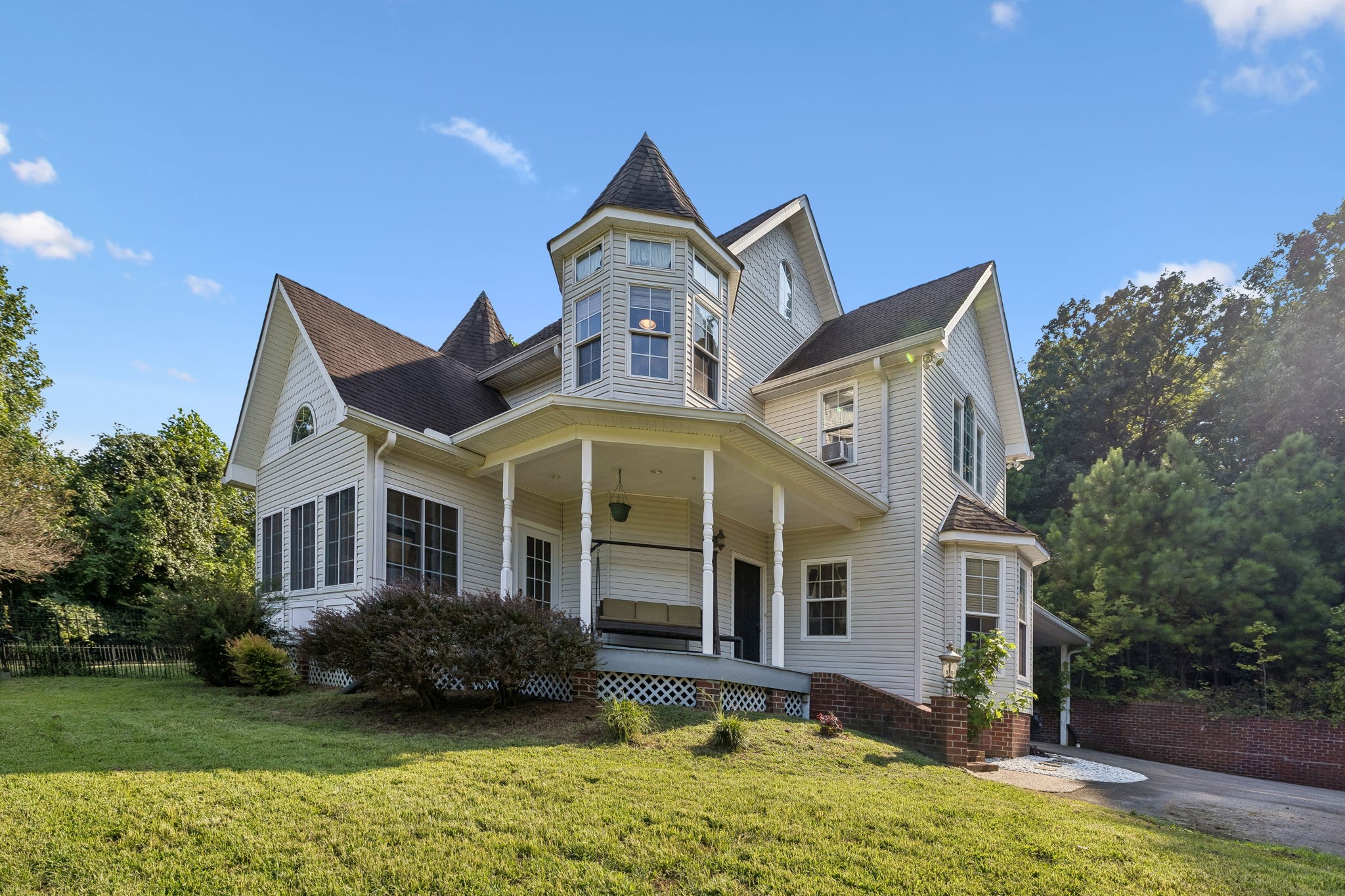 206 Collier Ave