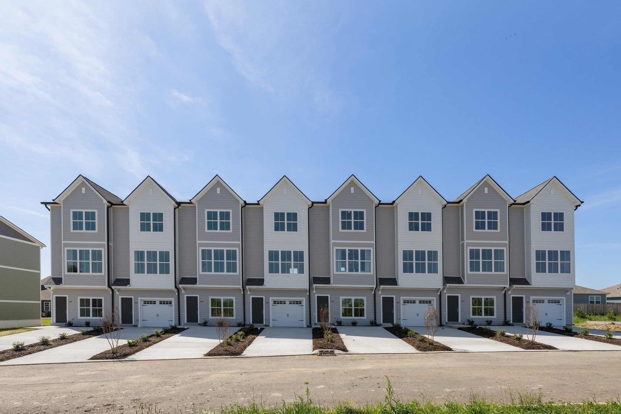 904 Harper Lndg