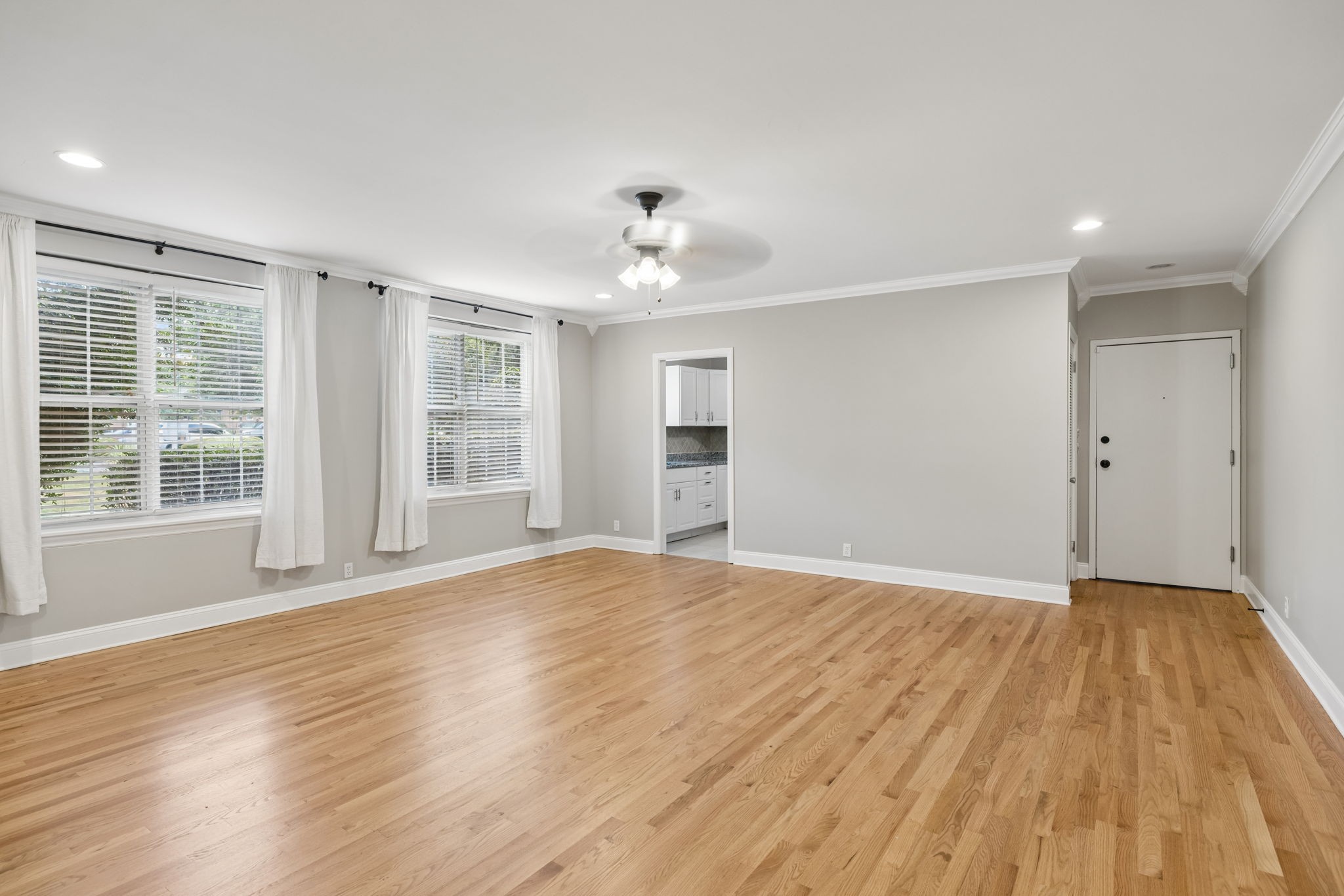 1112 Clifton Ln