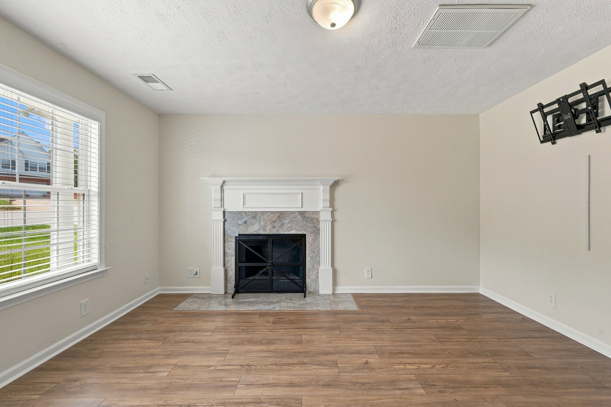 1207 Lasalle Ct