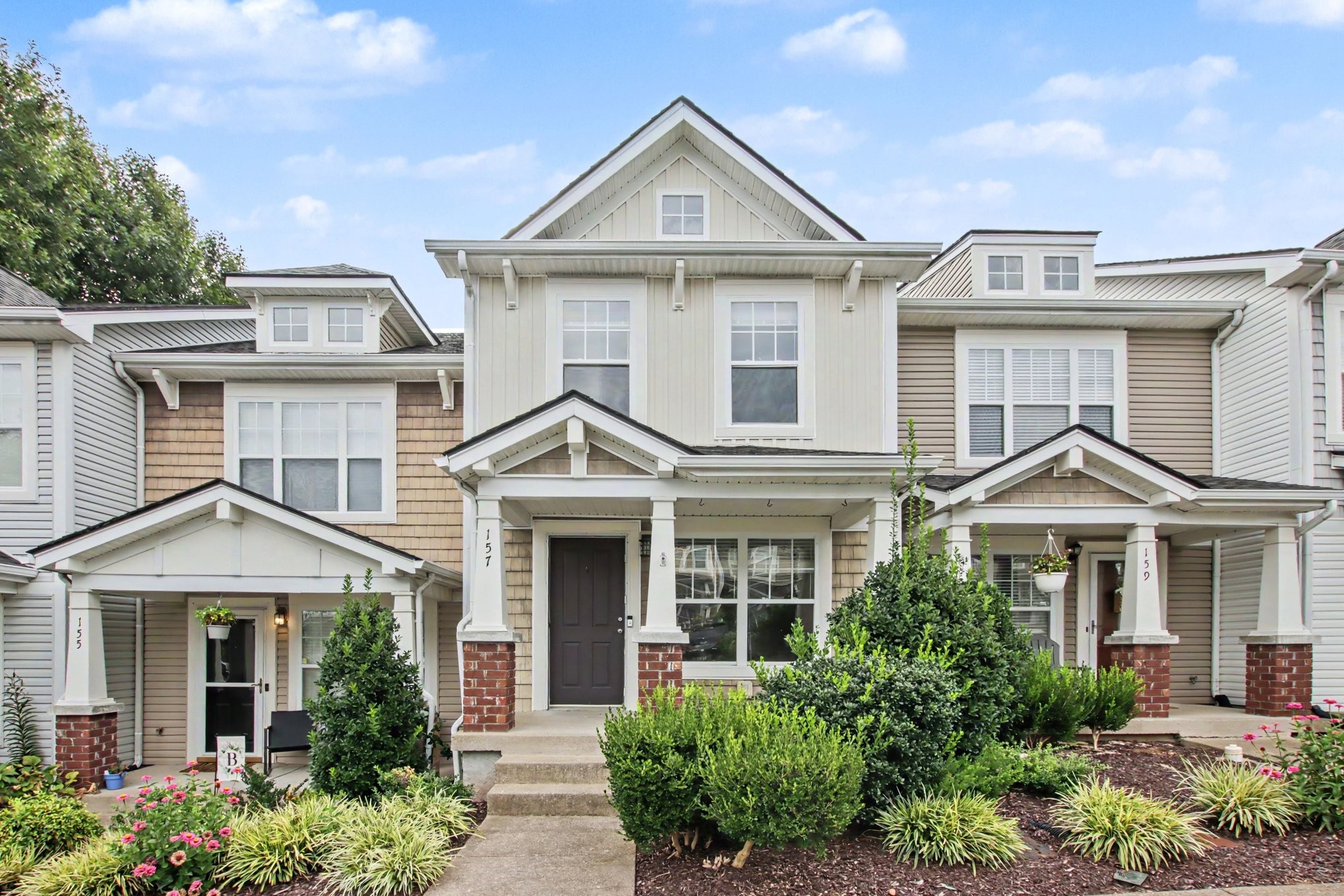 157 Shadow Glen Dr