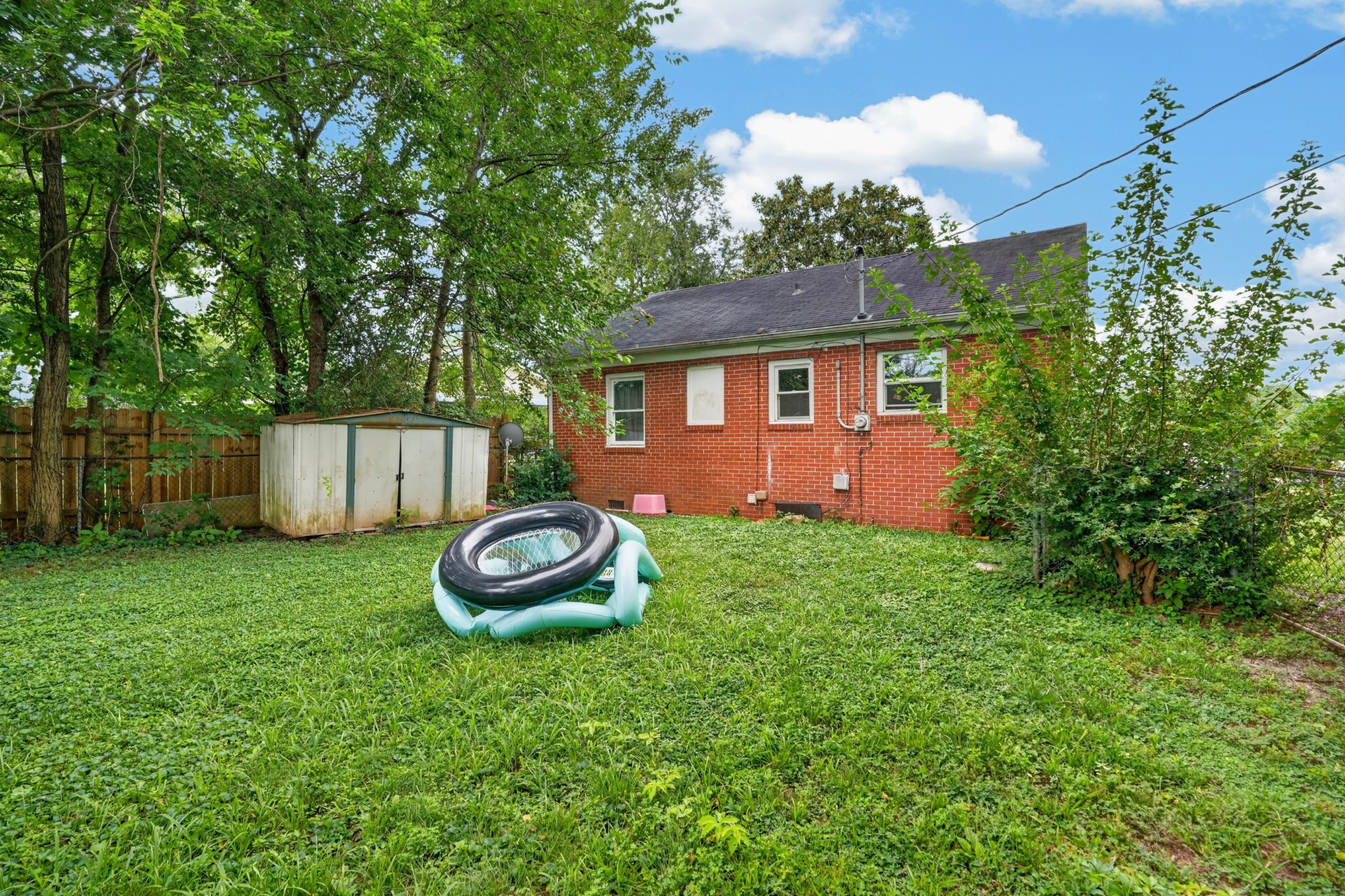 54 Robin Rd