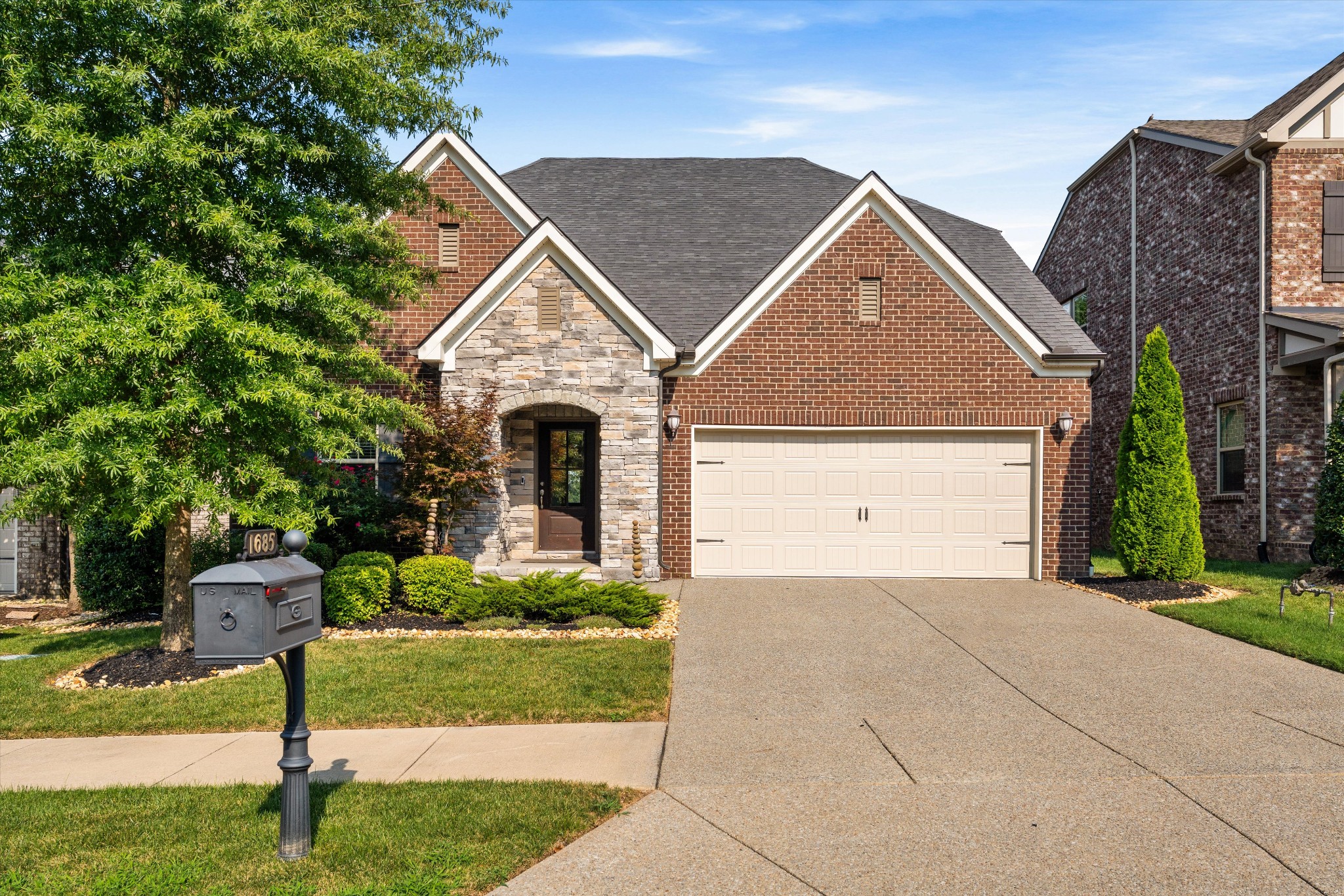 1685 Boardwalk Pl