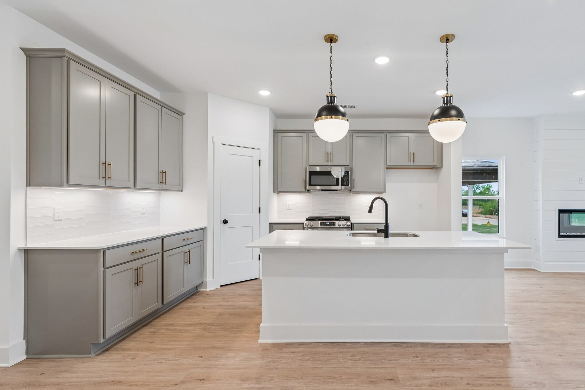 1208 Valley Ridge Dr