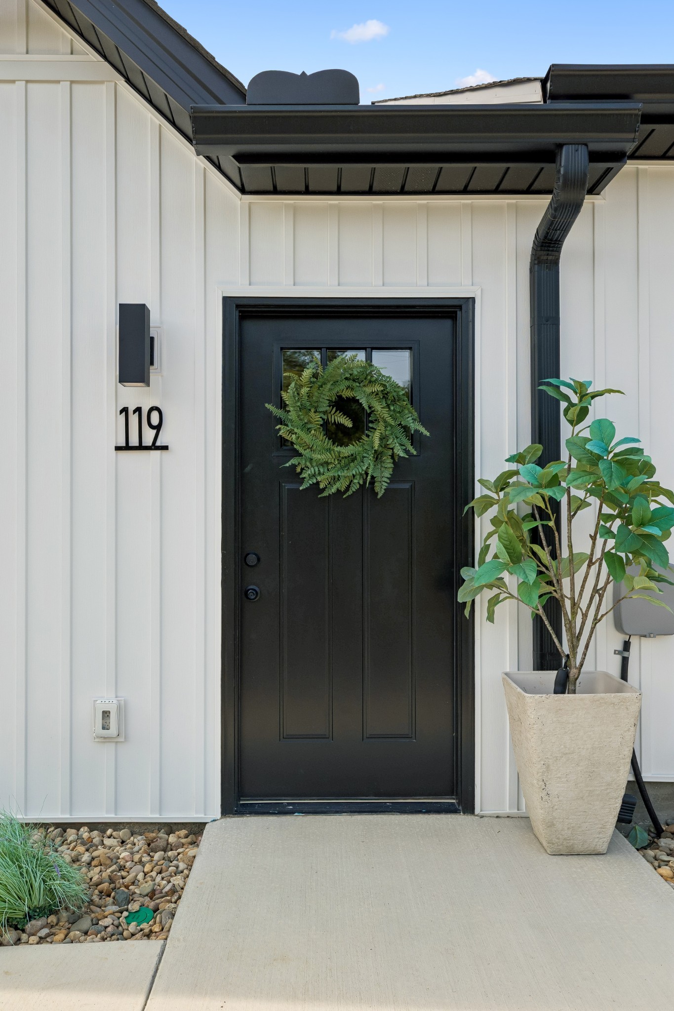 129 Deer Valley Drive E
