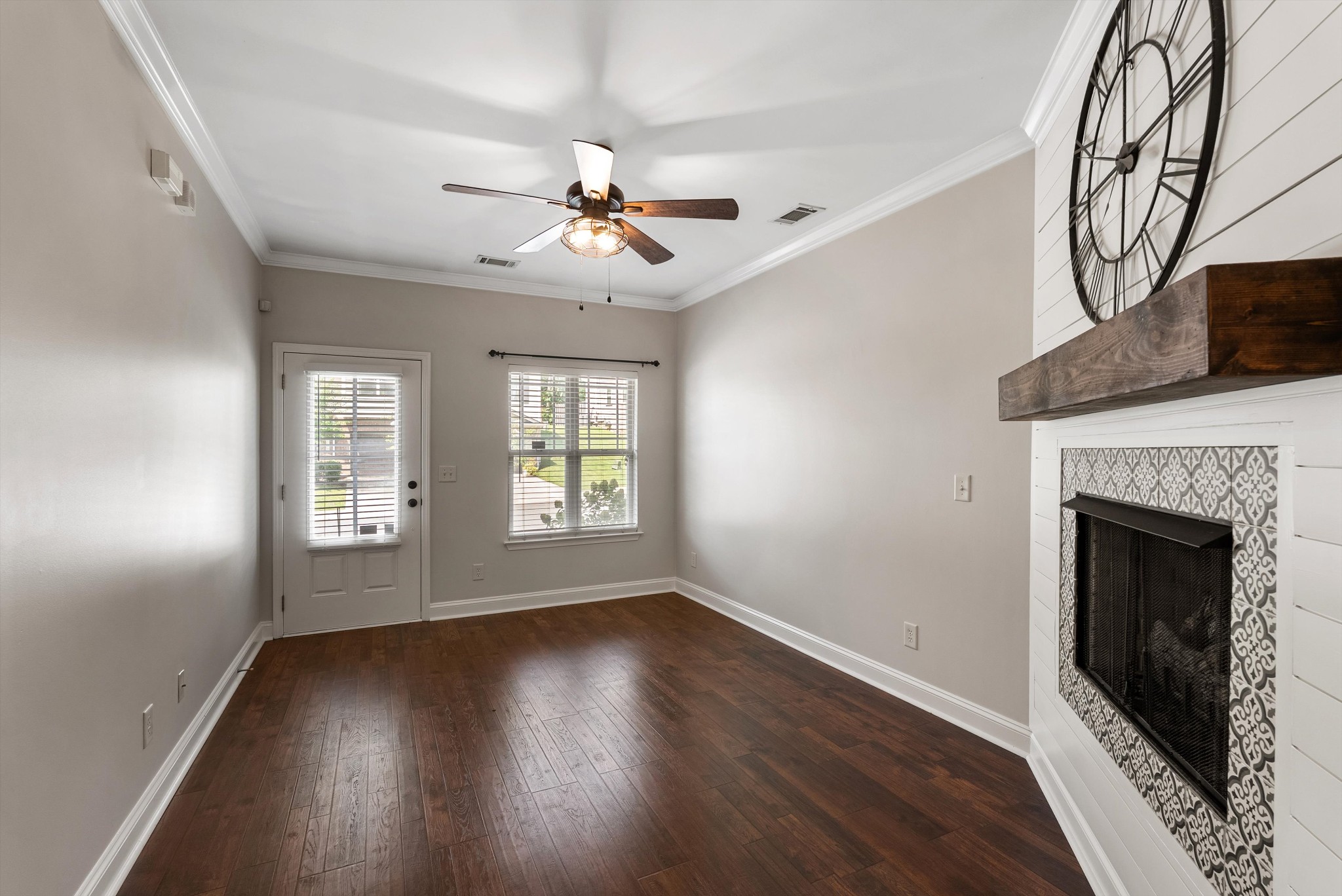 1122 Woodbury Falls Ct