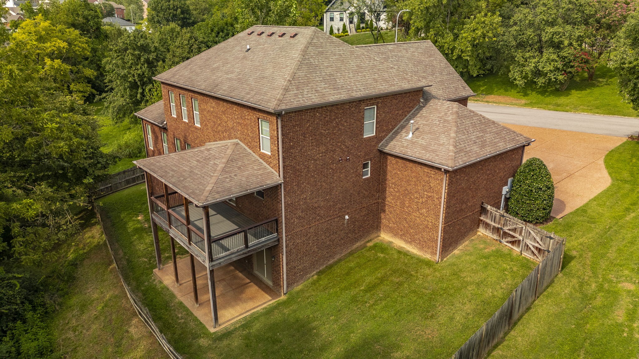 816 Lynn Dr