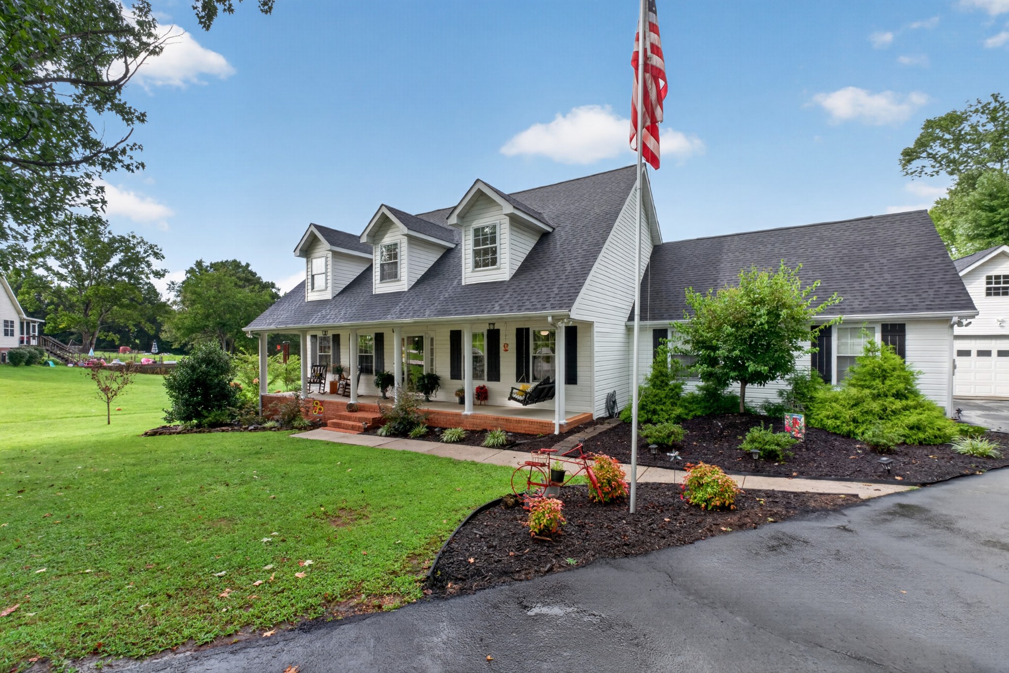 214 Lake Villa Cir