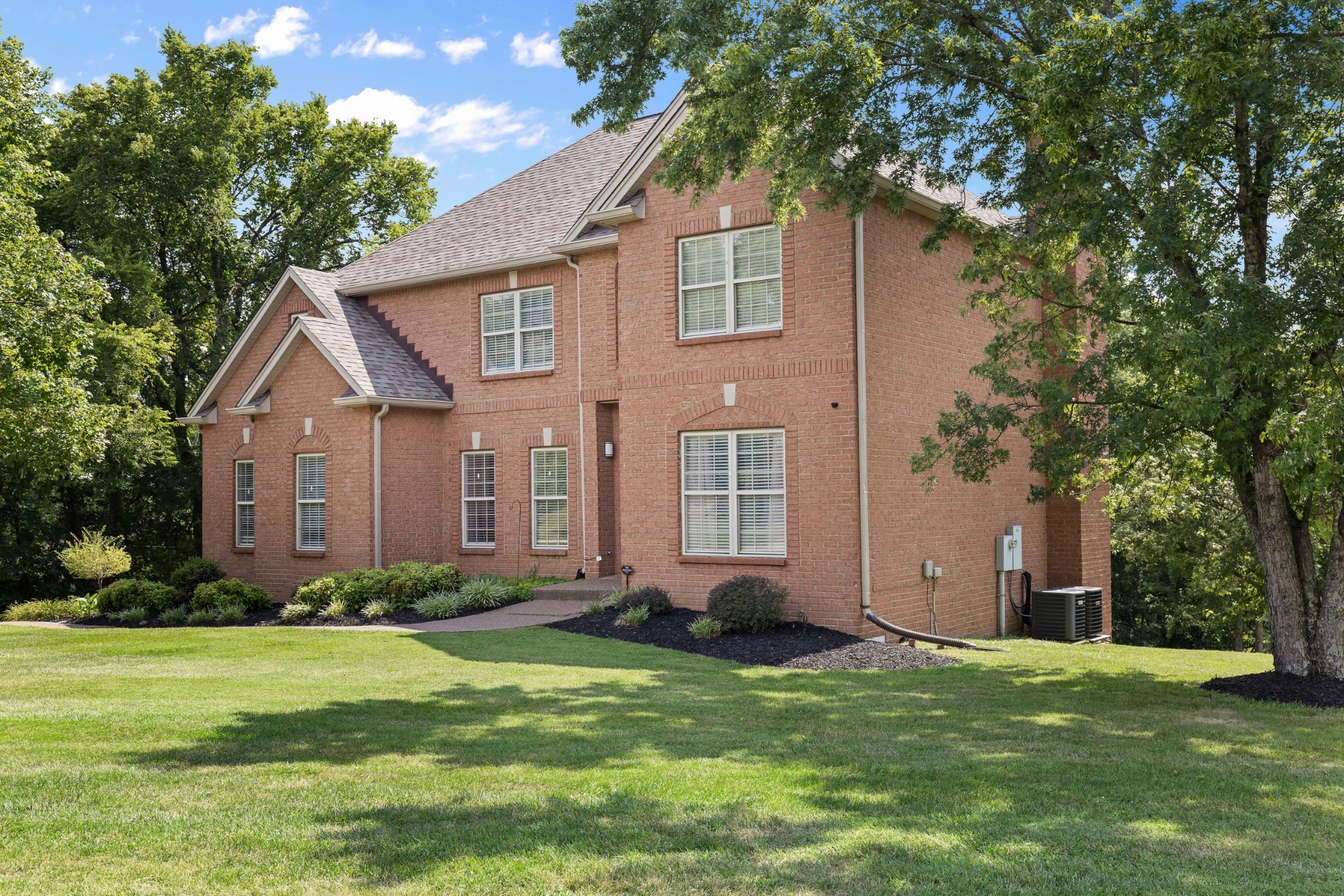 812 Lynn Dr