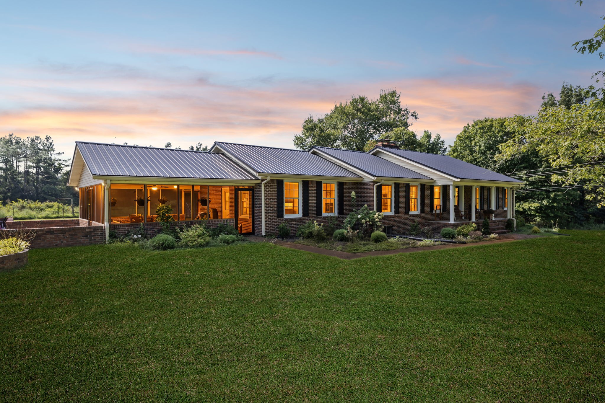 216 Napier Lake Rd