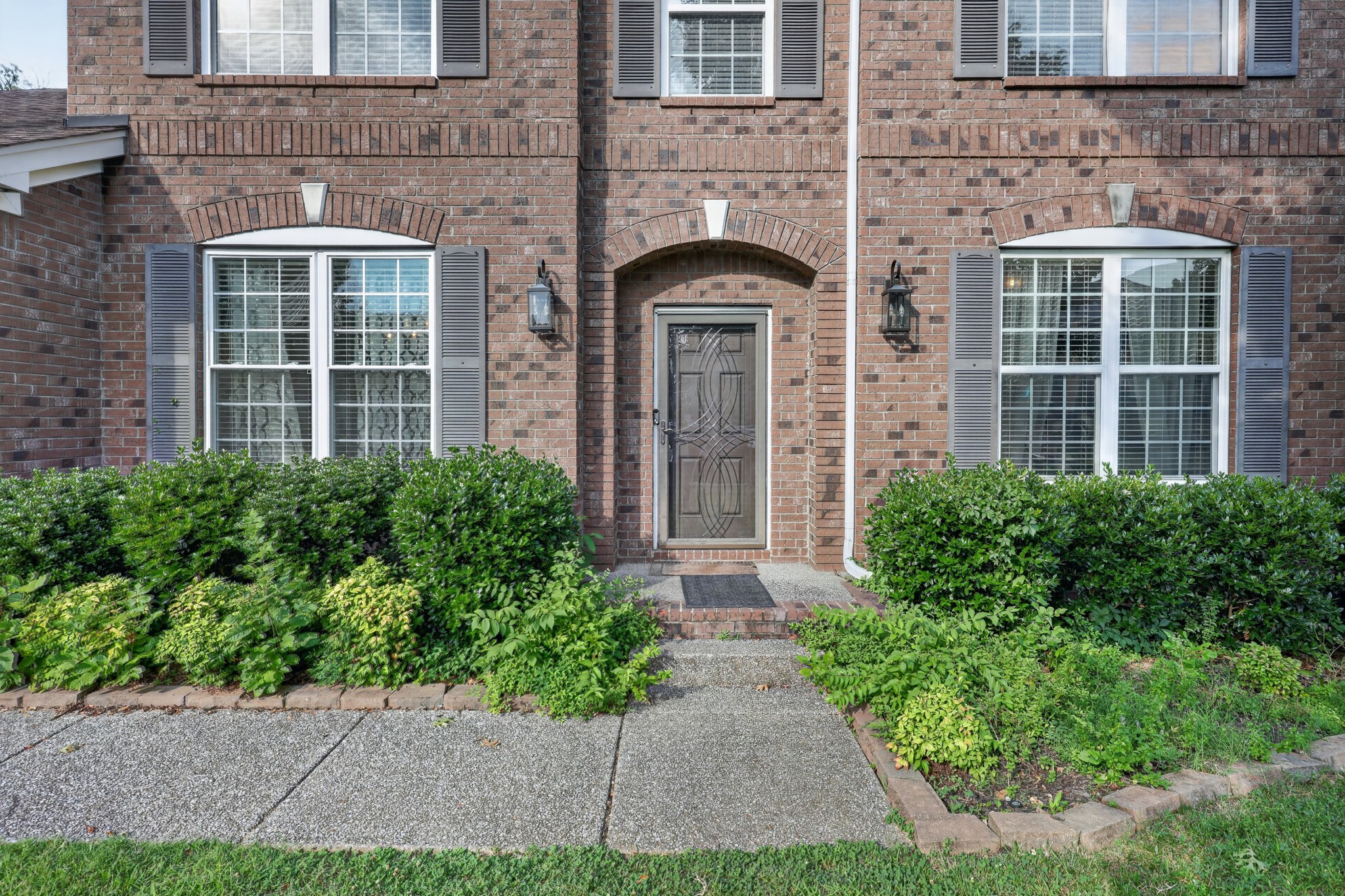 714 Crestmark Dr