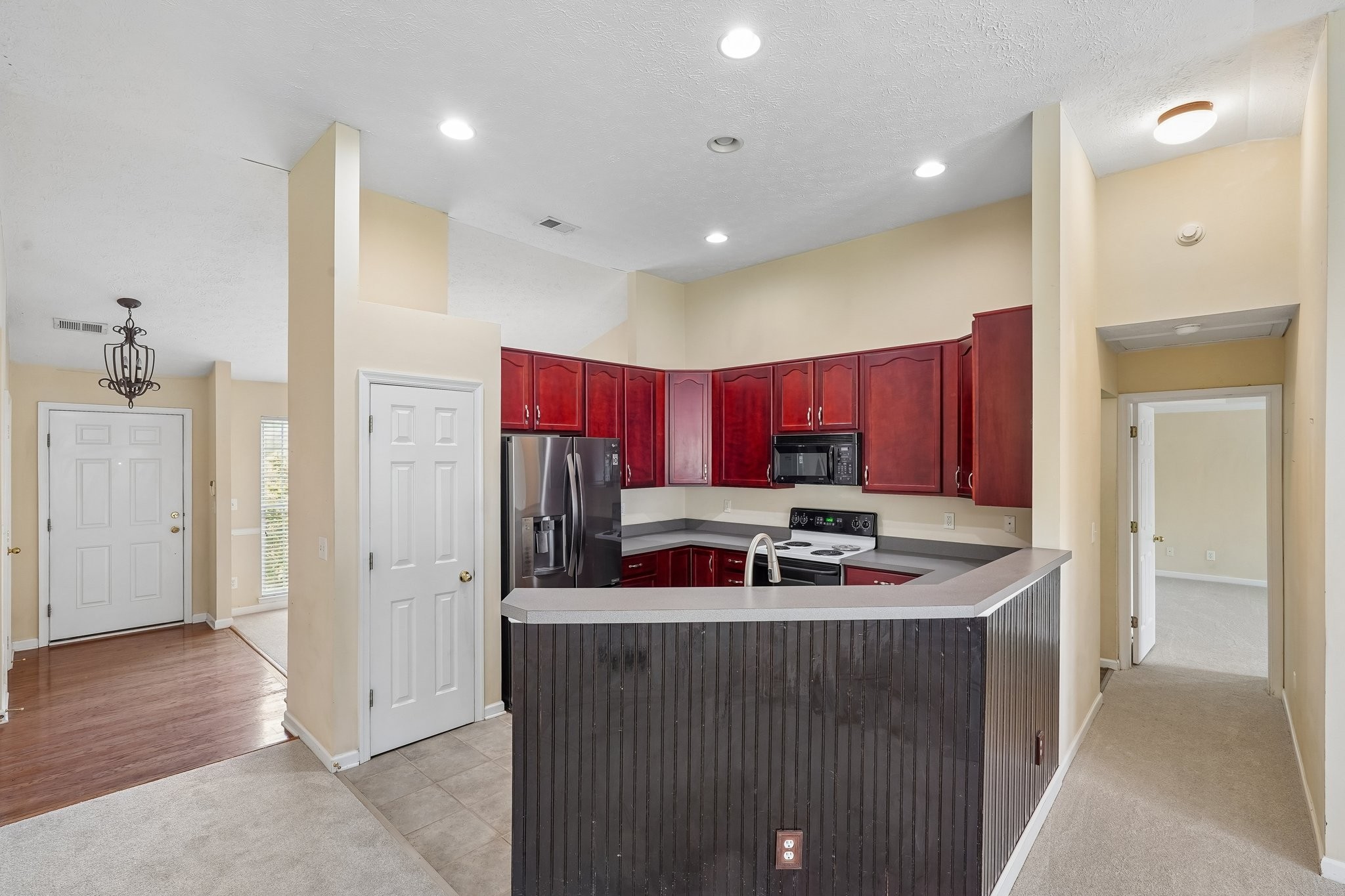 805 Waterloo Ct