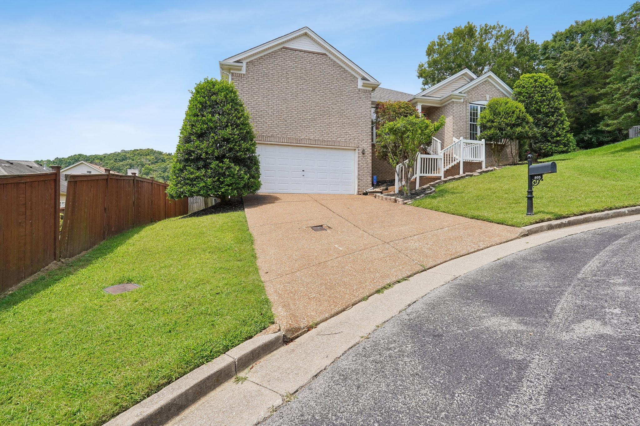 805 Waterloo Ct