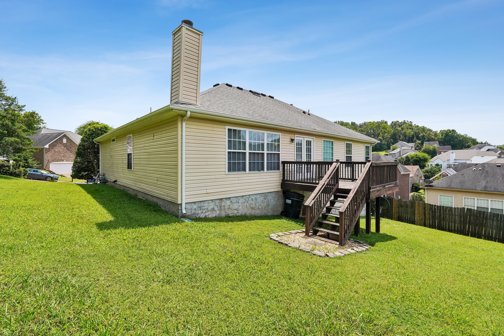 805 Waterloo Ct