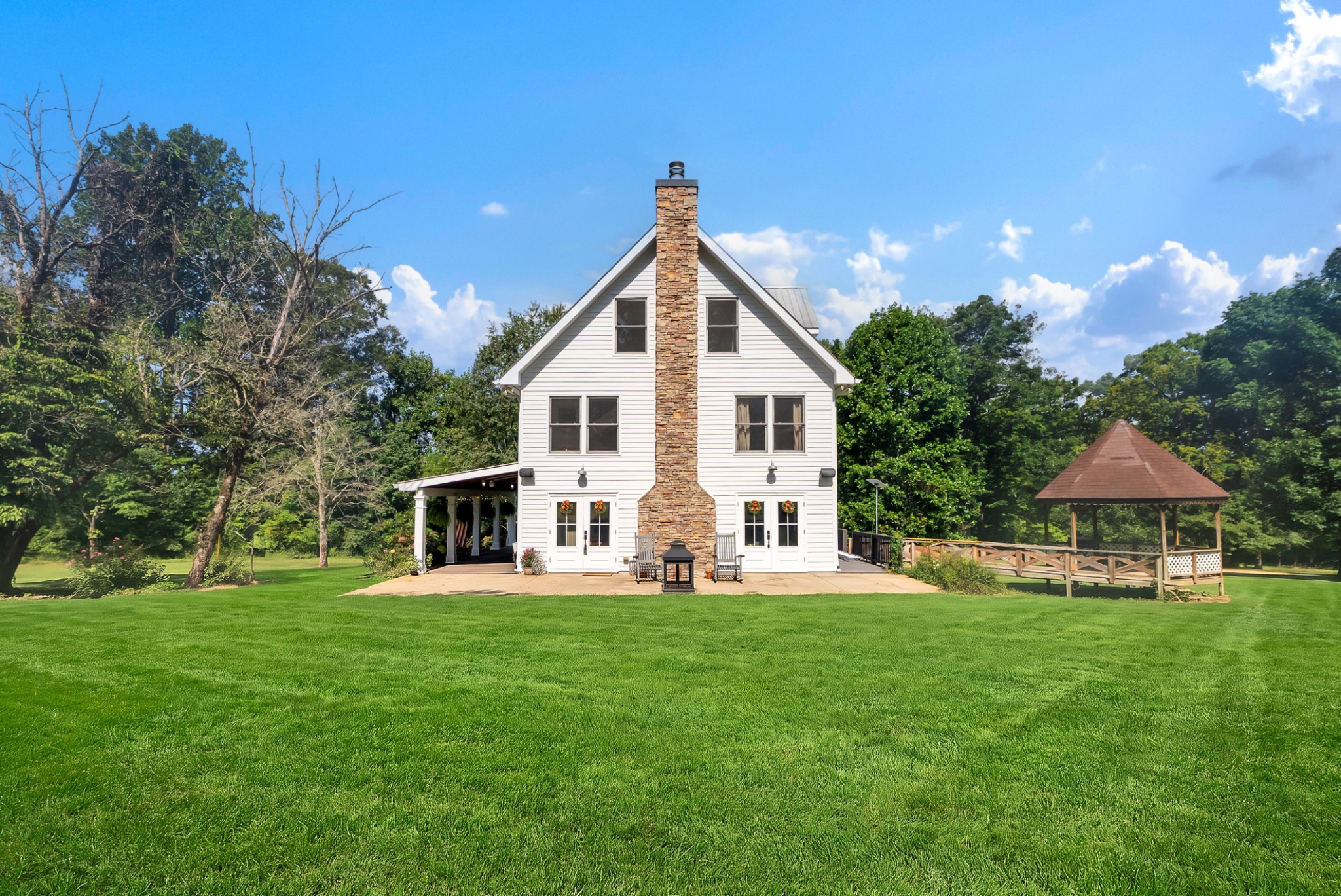 927 Bond Rd