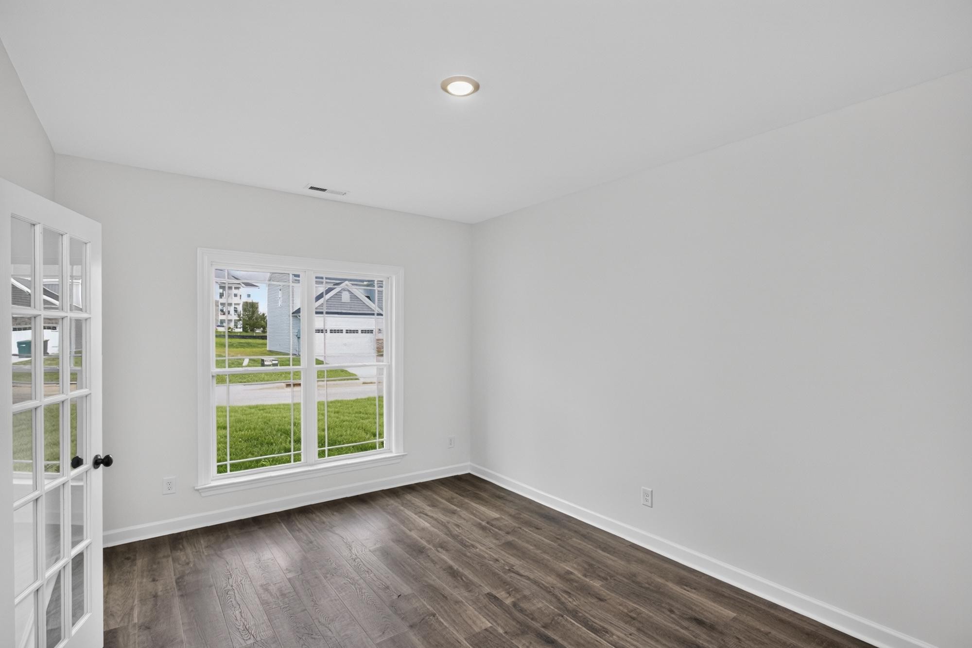 5020 Salient Dr