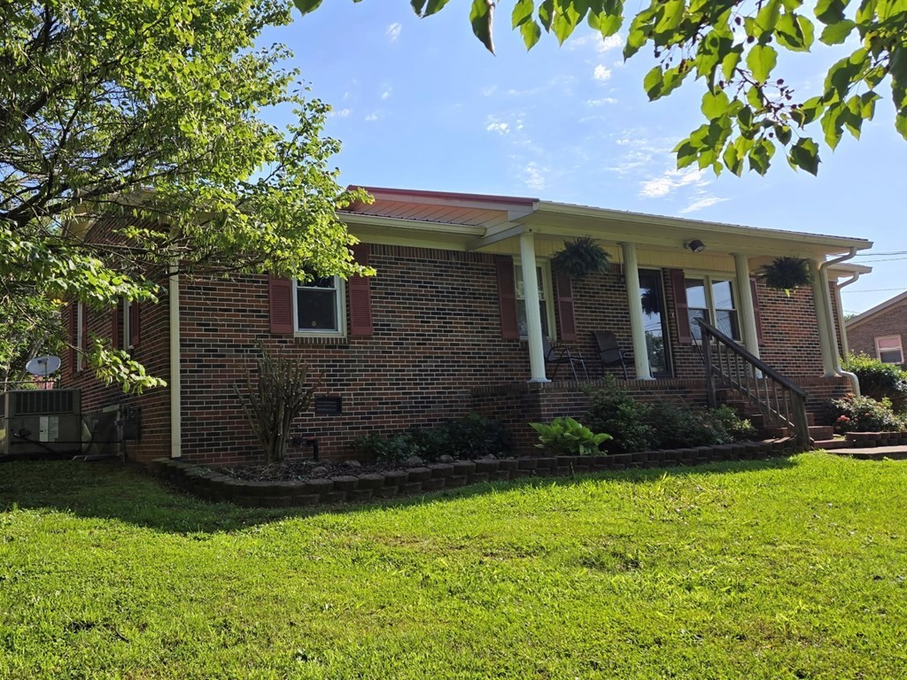 301 McQuade Cir