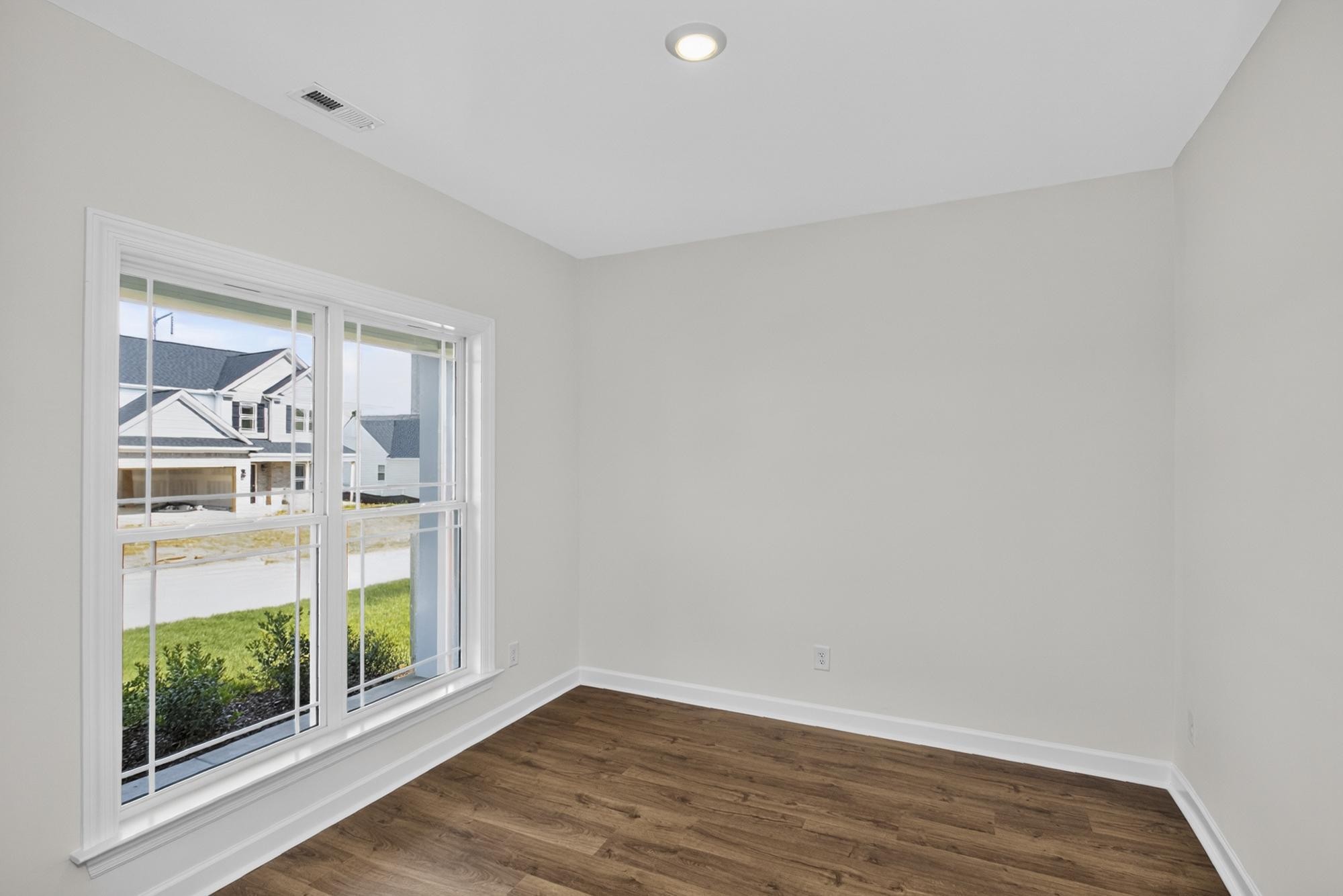 5016 Salient Dr