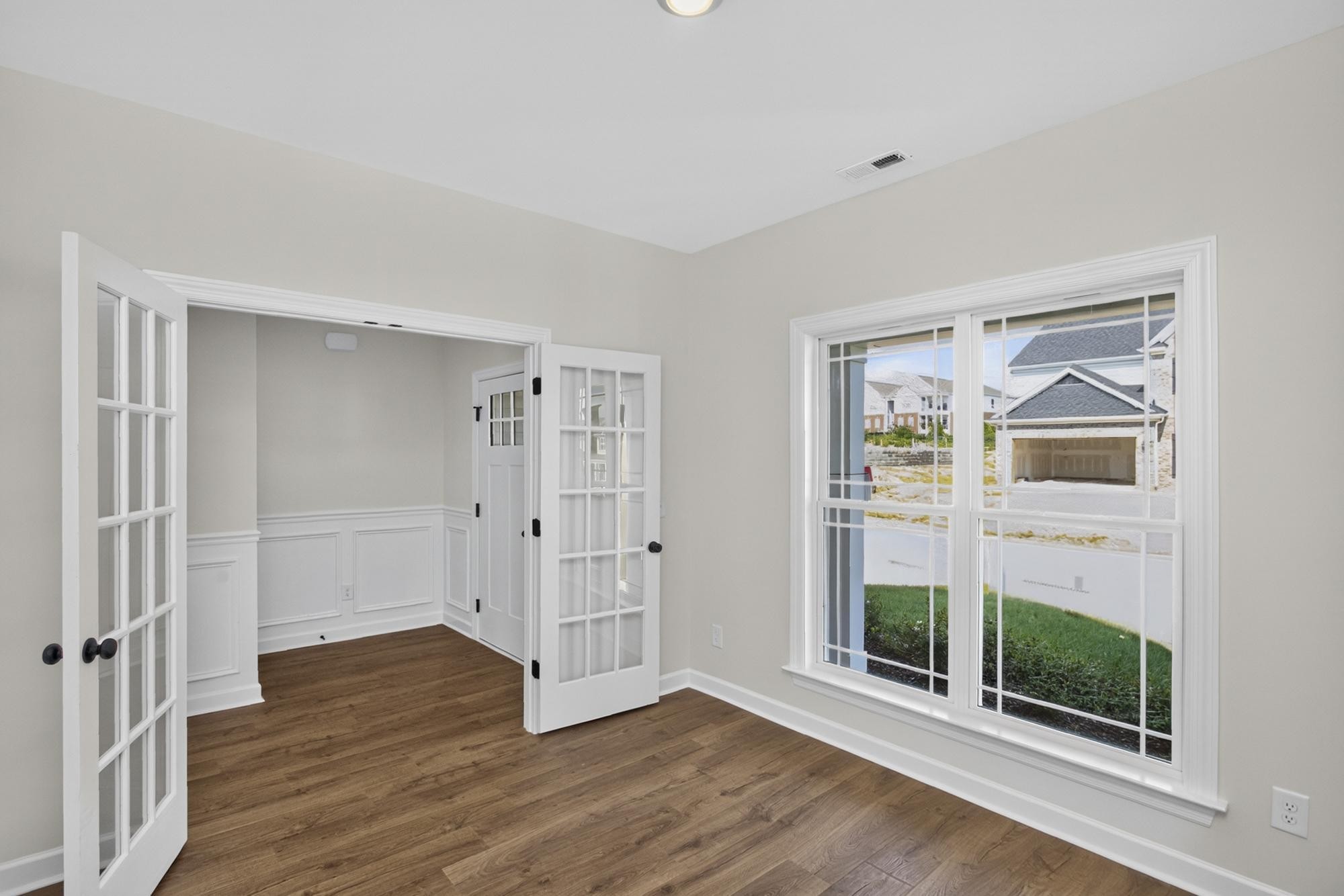 5016 Salient Dr