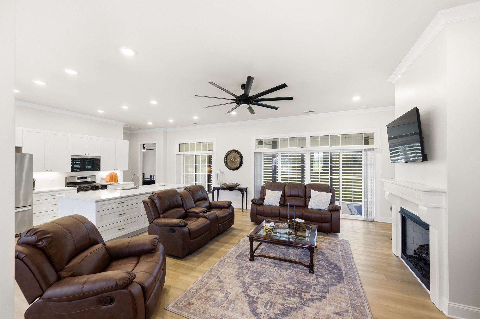 363 Golfview Ln