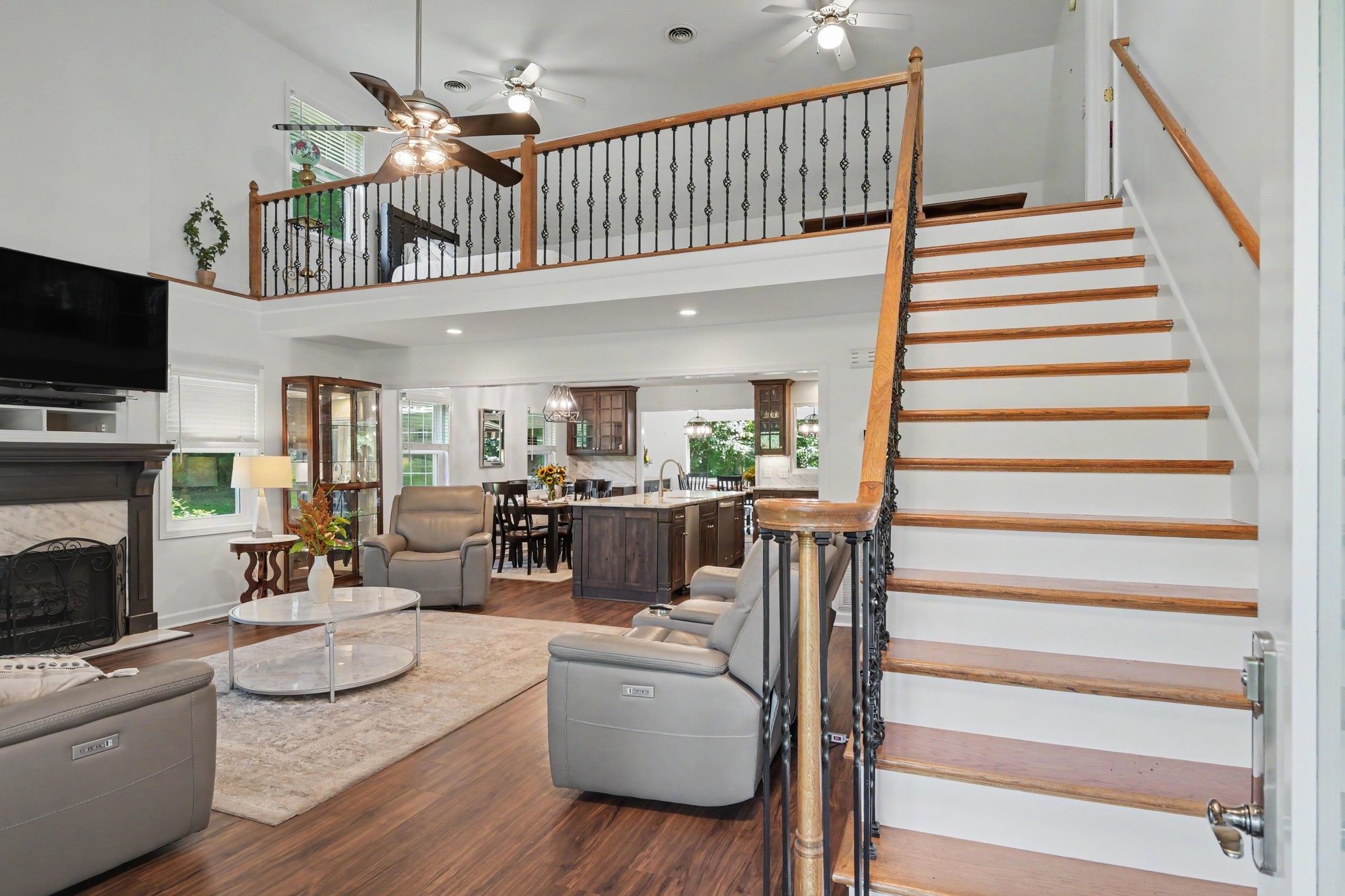 5833 Highway 76, E
