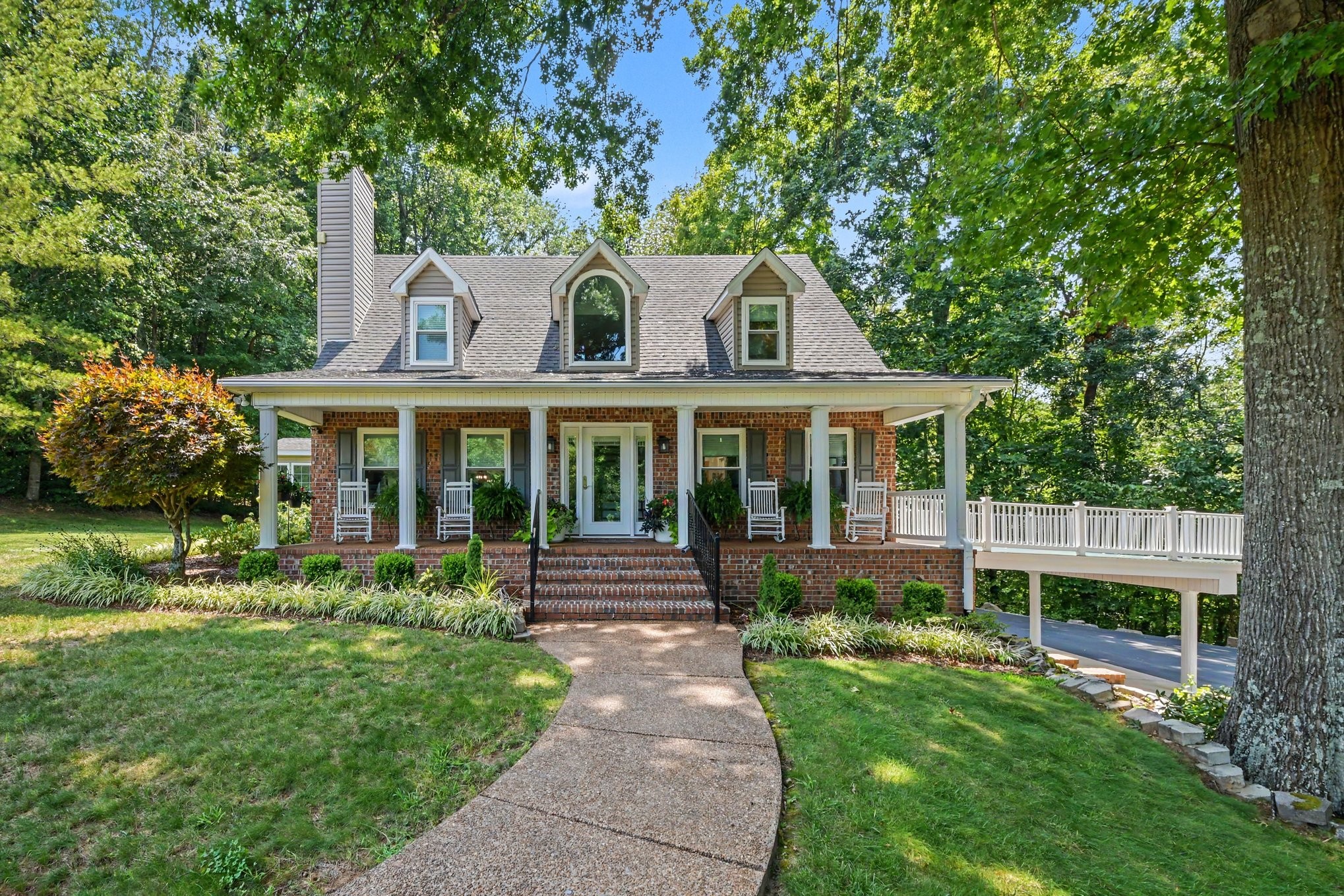 5833 Highway 76, E