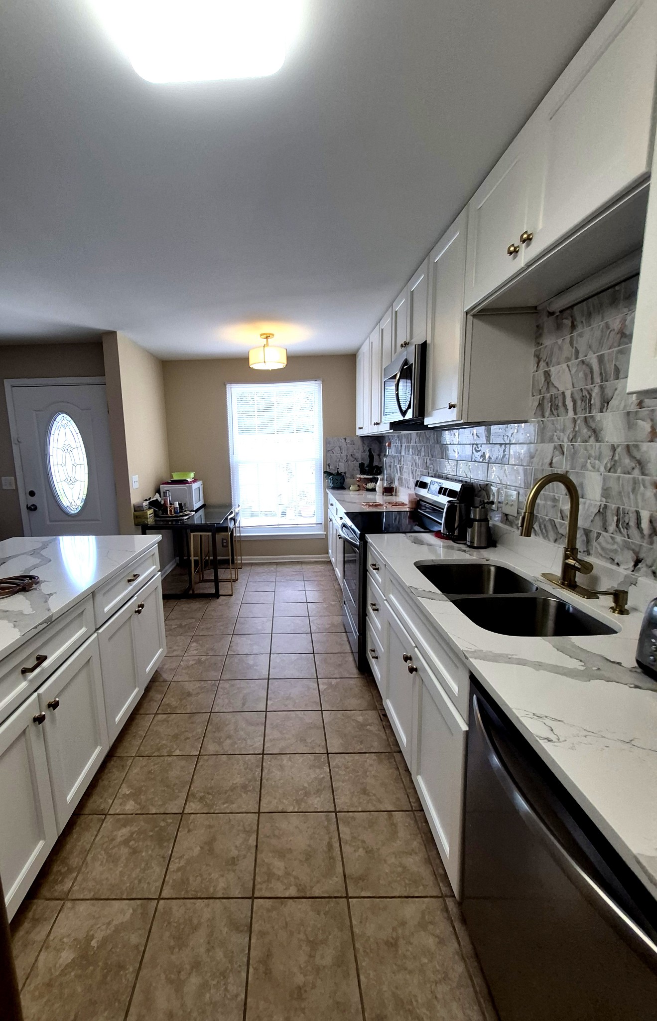 128 Boxwood Dr