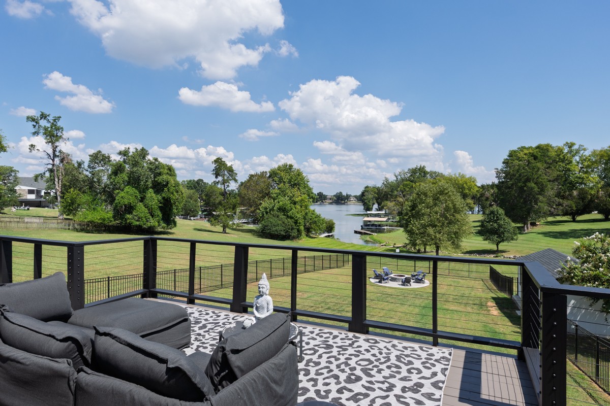 1317 Dickerson Bay Dr