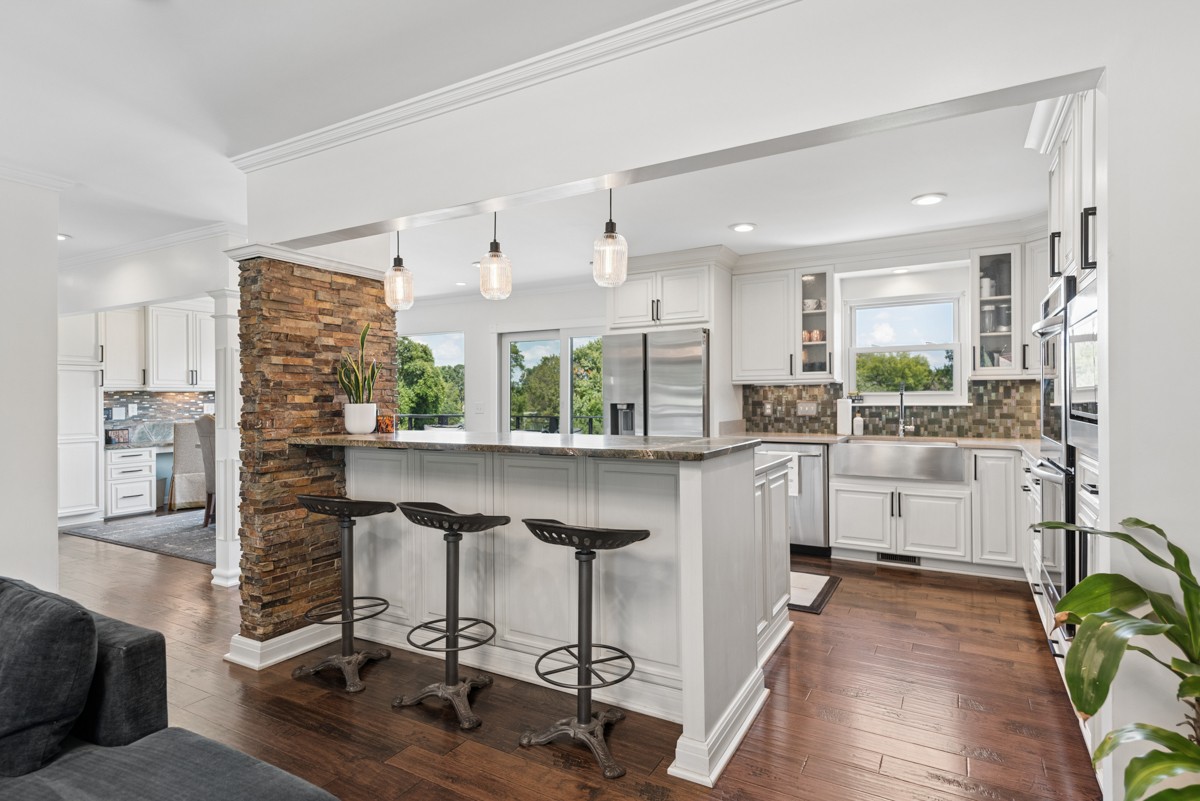 1317 Dickerson Bay Dr