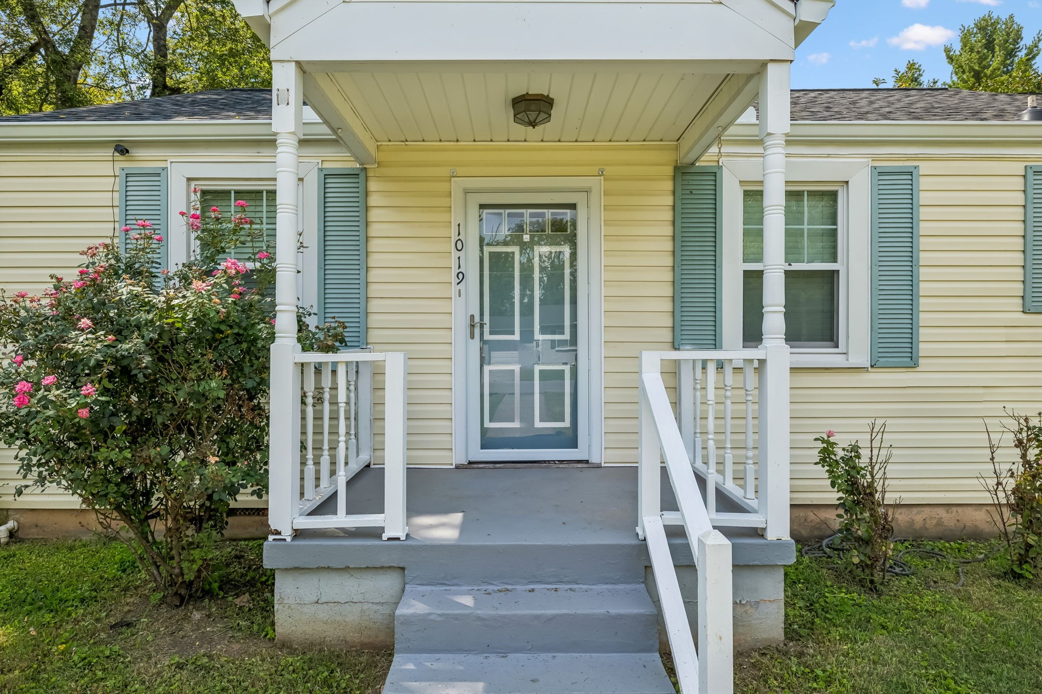 1019 Rose Ave