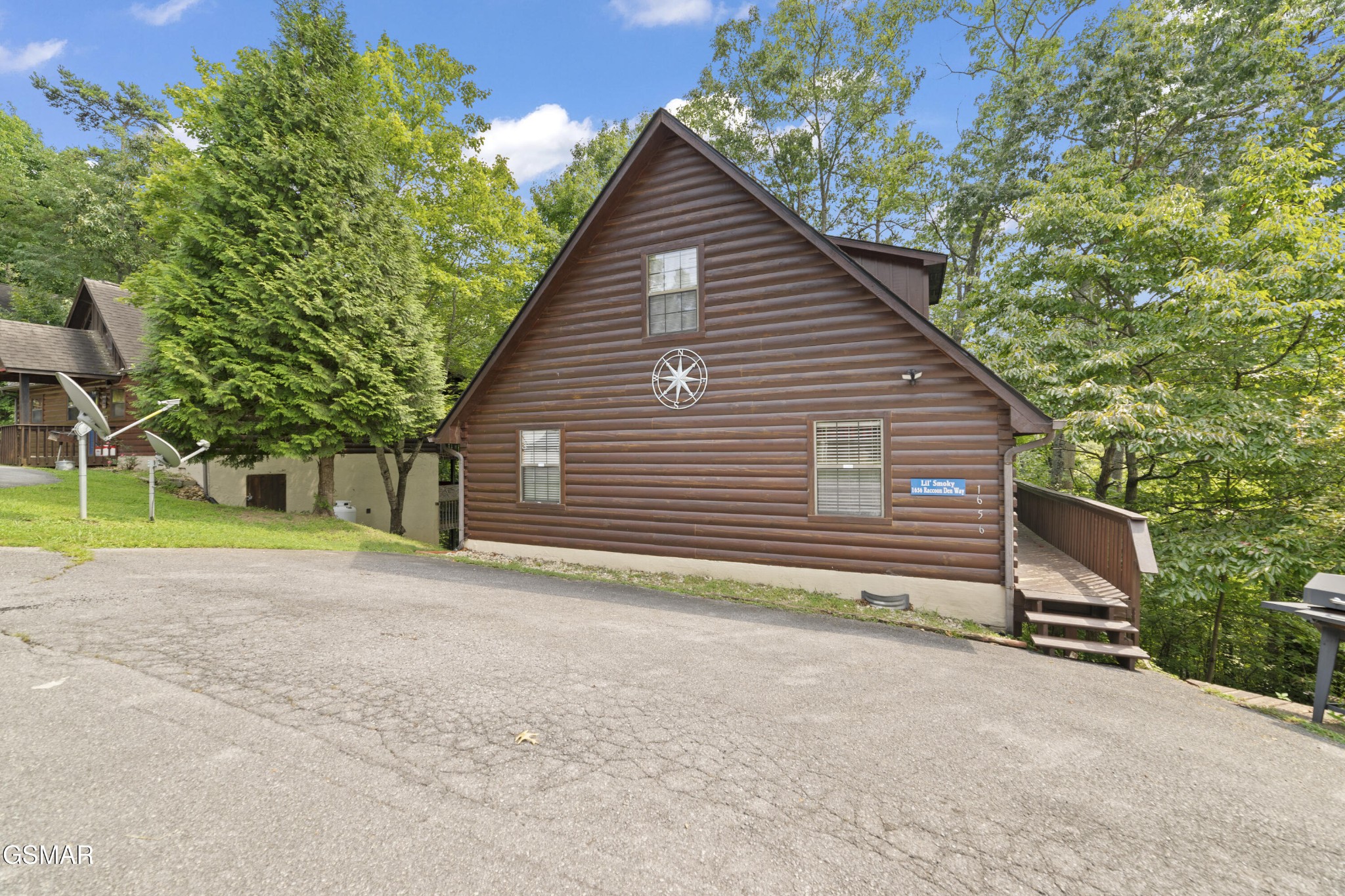1656 Racoon Den Way